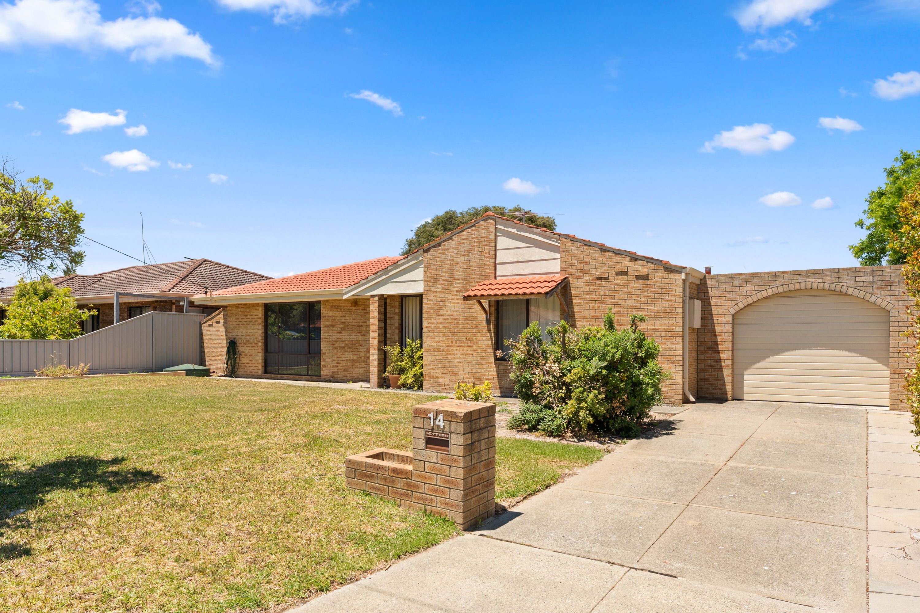 14 Leeder Street, Safety Bay, WA 6169