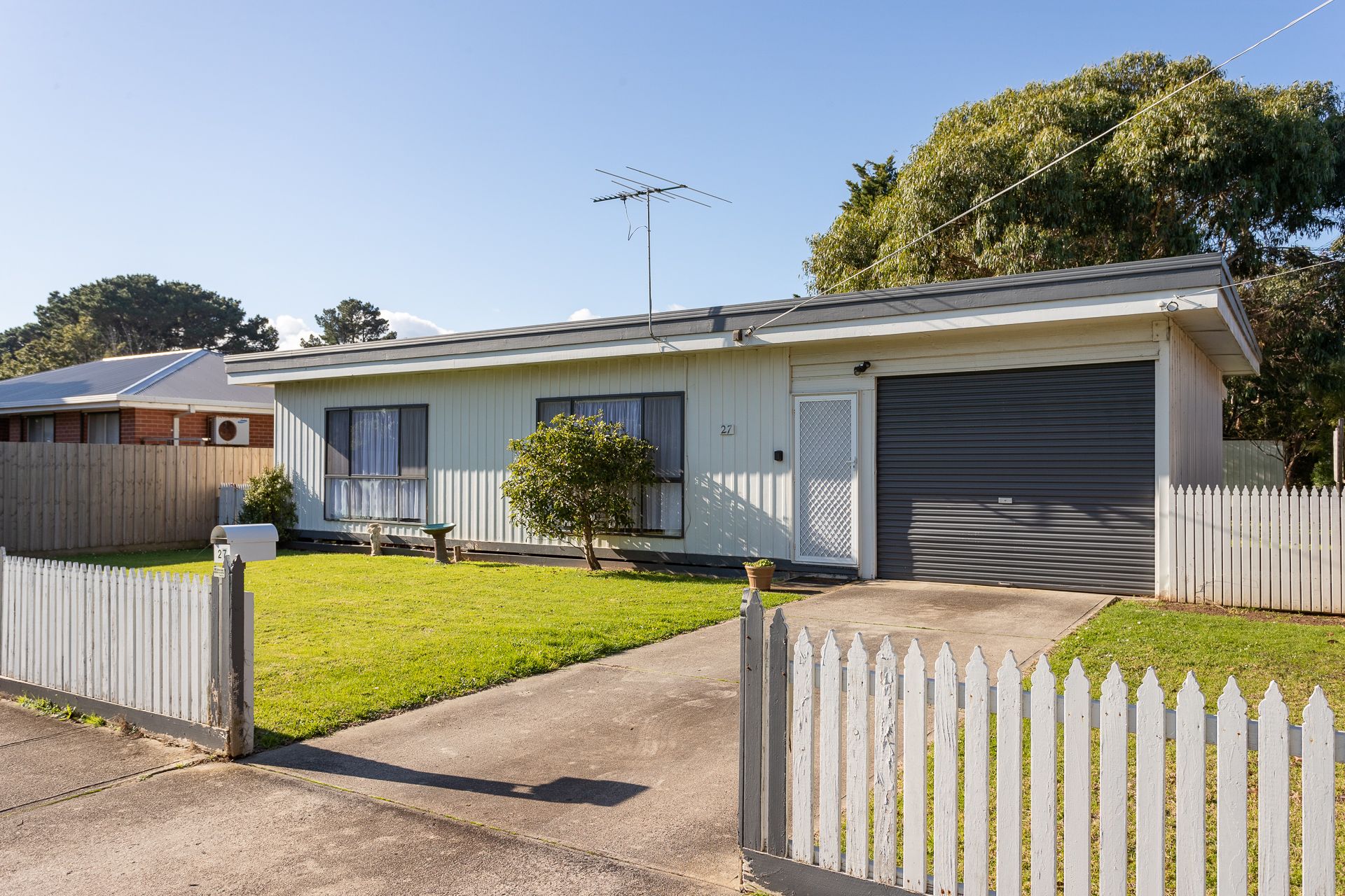27 Alexander Avenue, Cowes VIC 3922