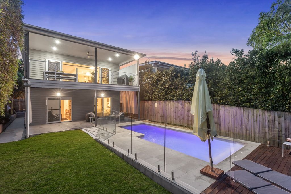 8 Bank Street, Windsor, QLD 4030