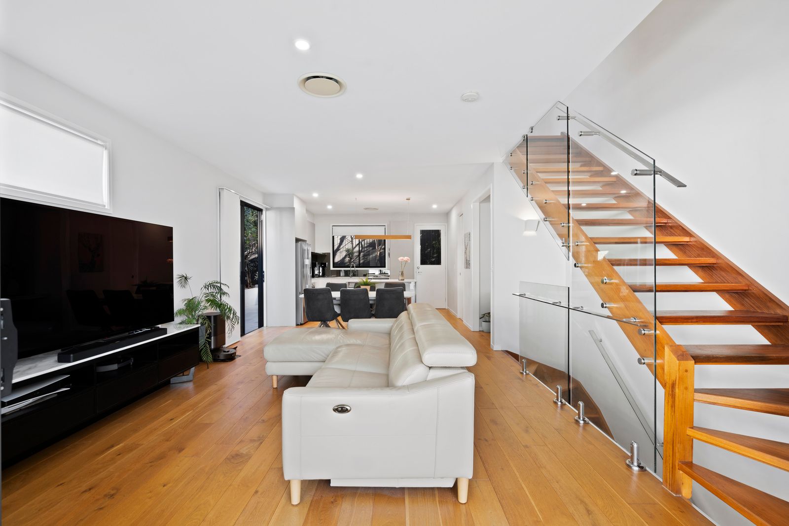 15/48 Lagonda Street — photo 3 of 26