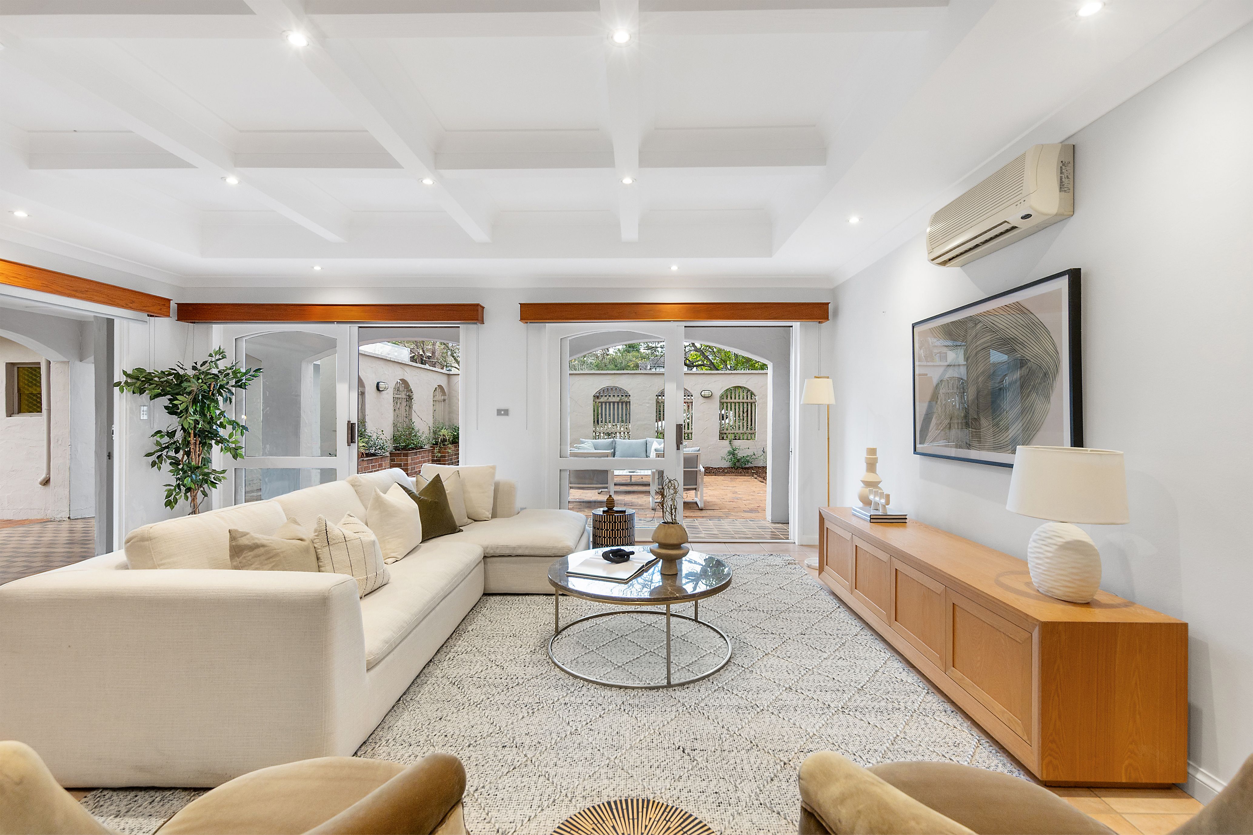19 Milburn Place, St Ives, NSW 2075