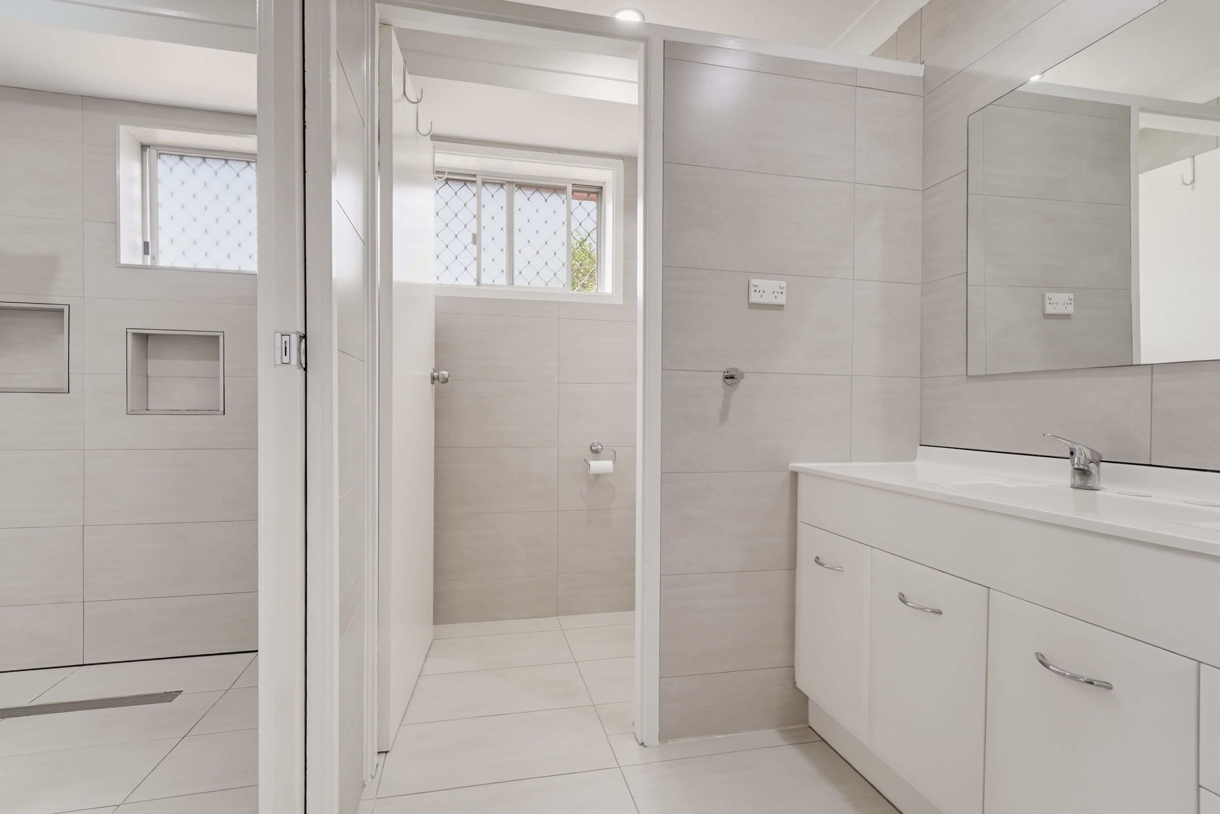 54 Virgil Avenue — photo 7 of 12