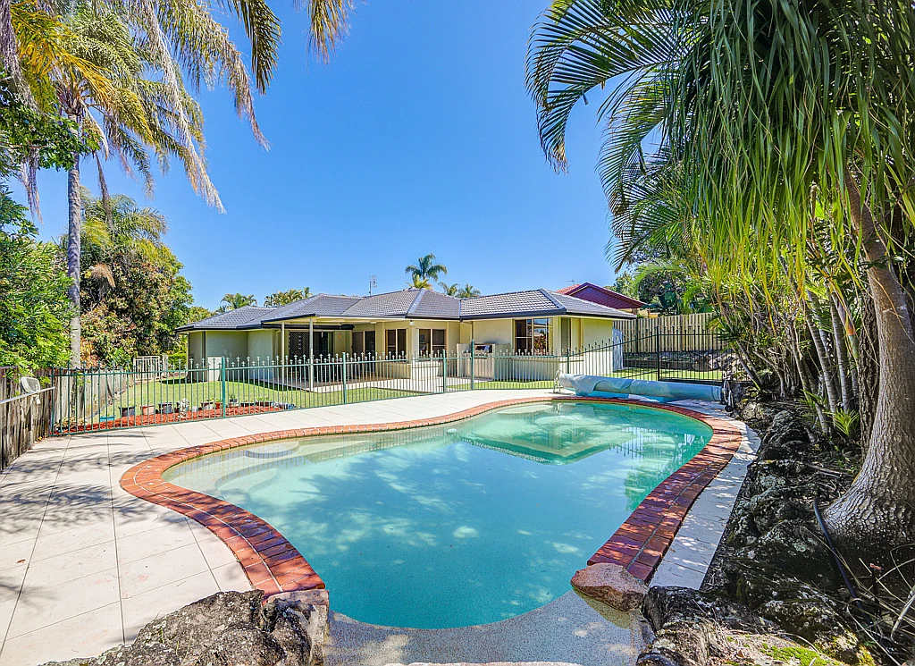 3 Doncaster Court, Robina, QLD 4226