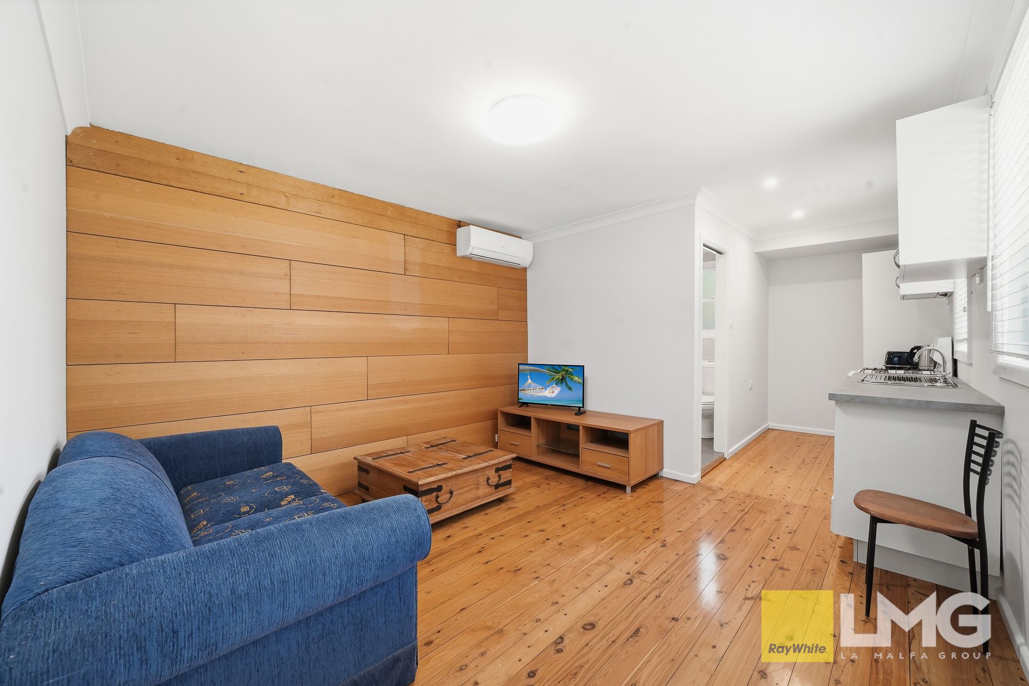 208 Harrow Road — photo 11 of 20