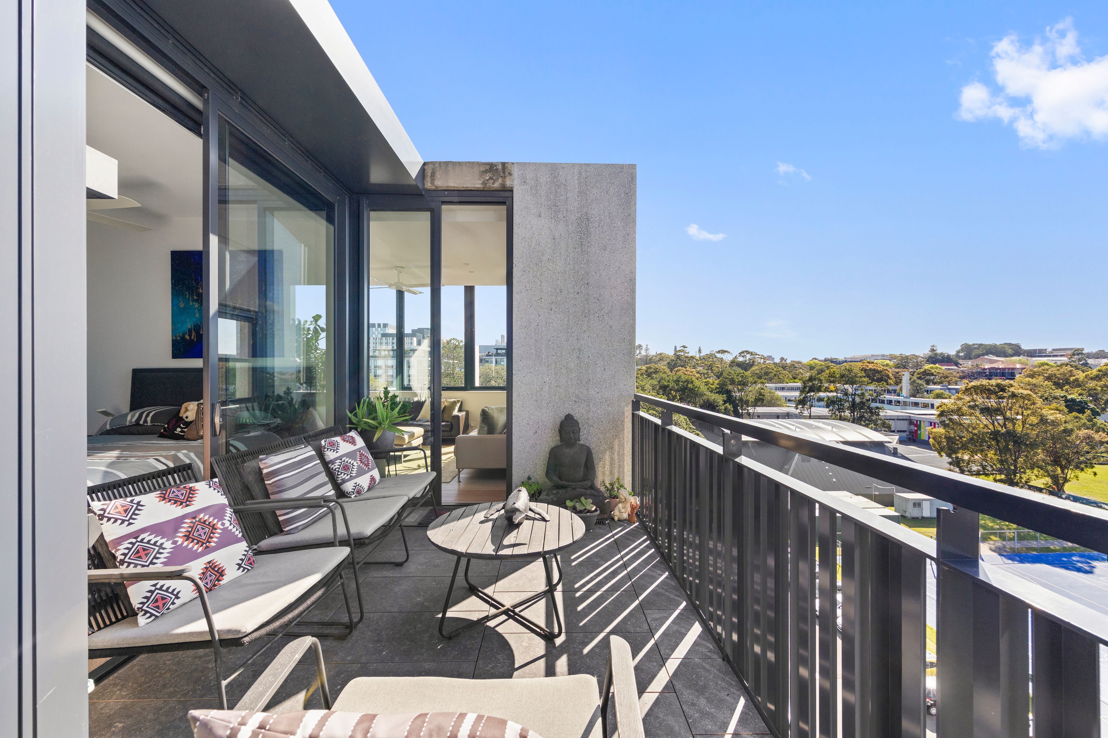 603/8 Yarraman Avenue — photo 8 of 9
