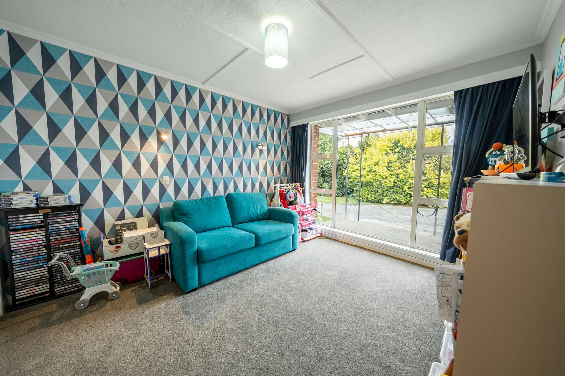 62 Anglem Street photo 10