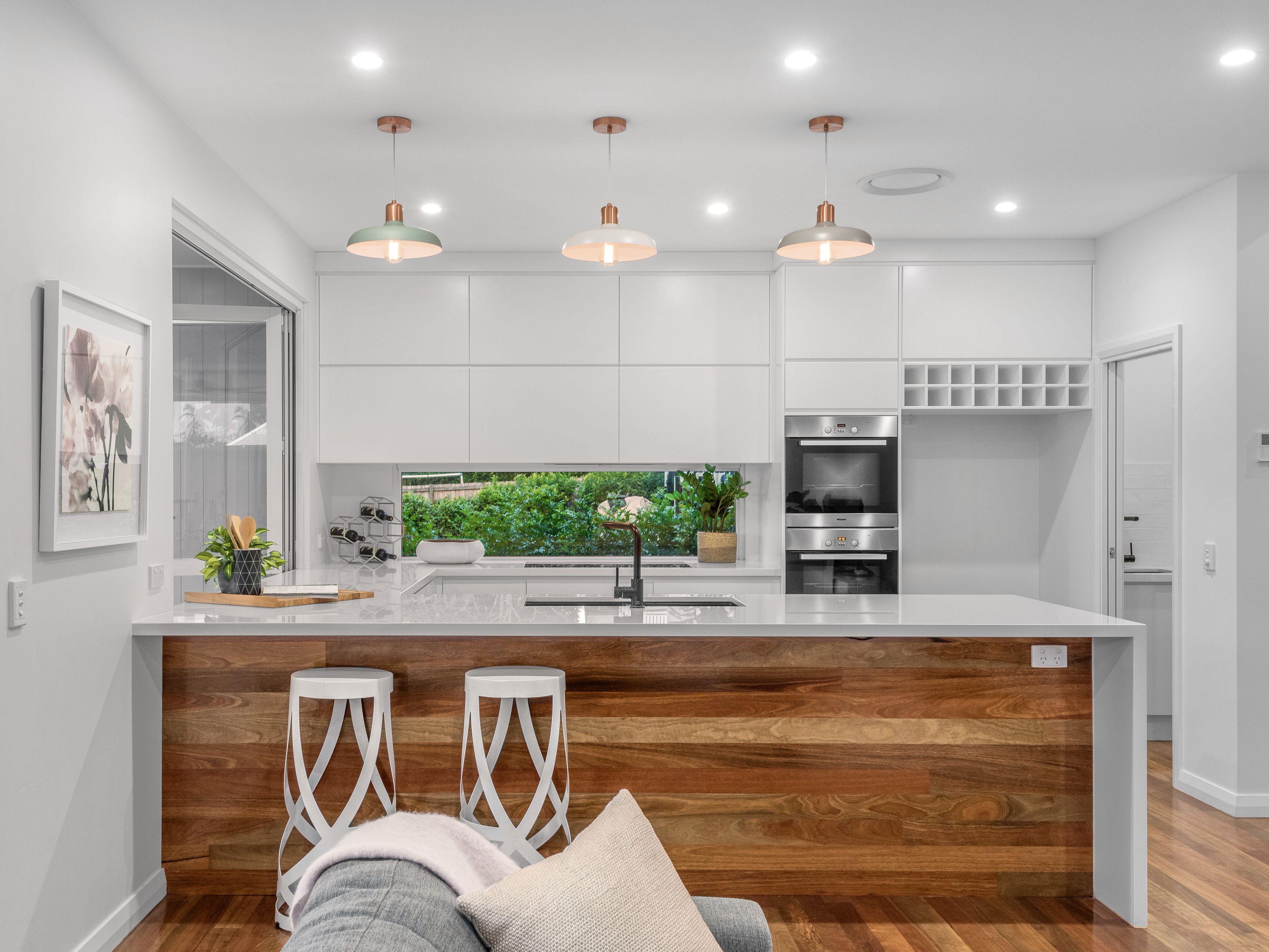 72 Morehead Avenue, Norman Park, QLD 4170