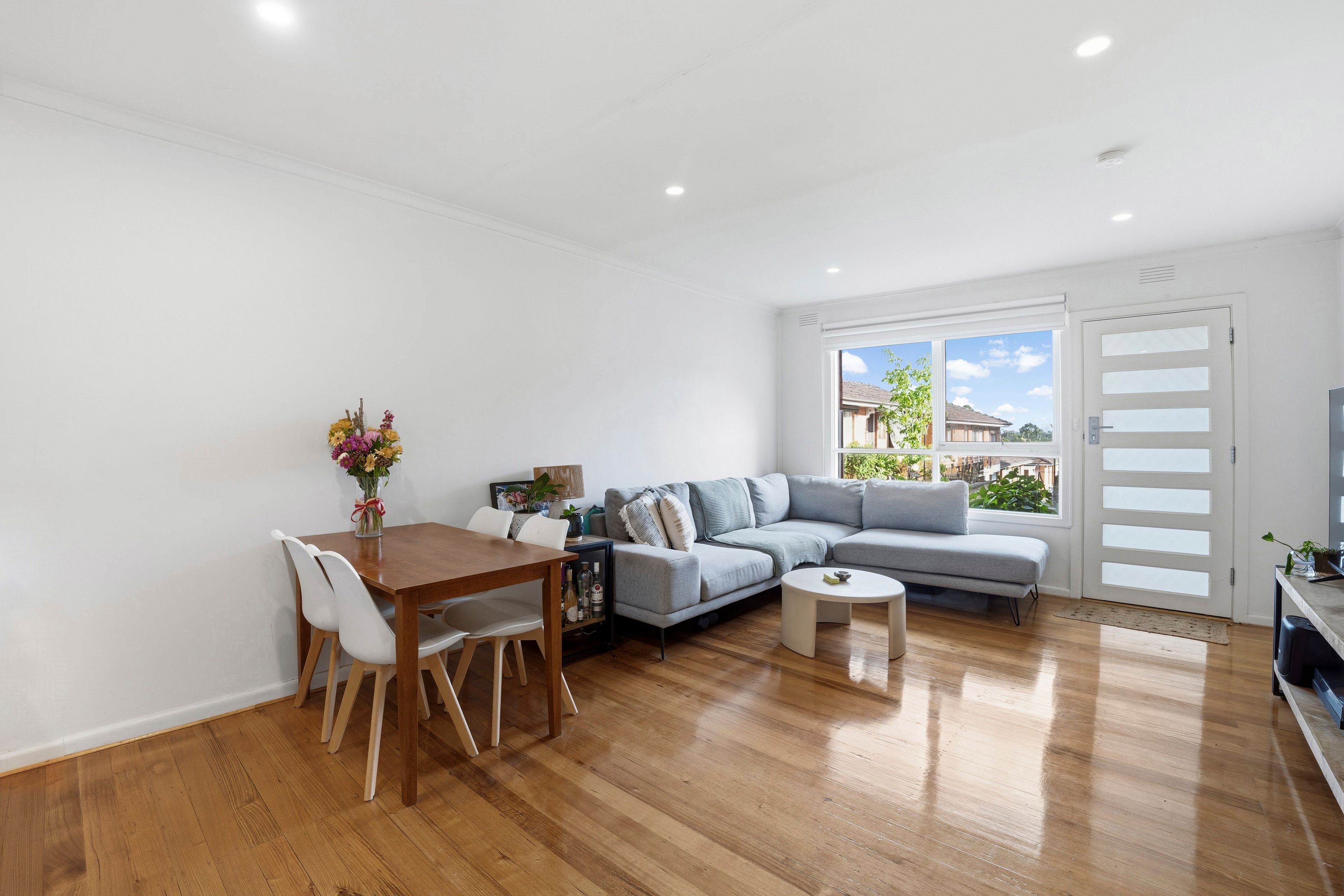 6/11 Florence Street — photo 3 of 15