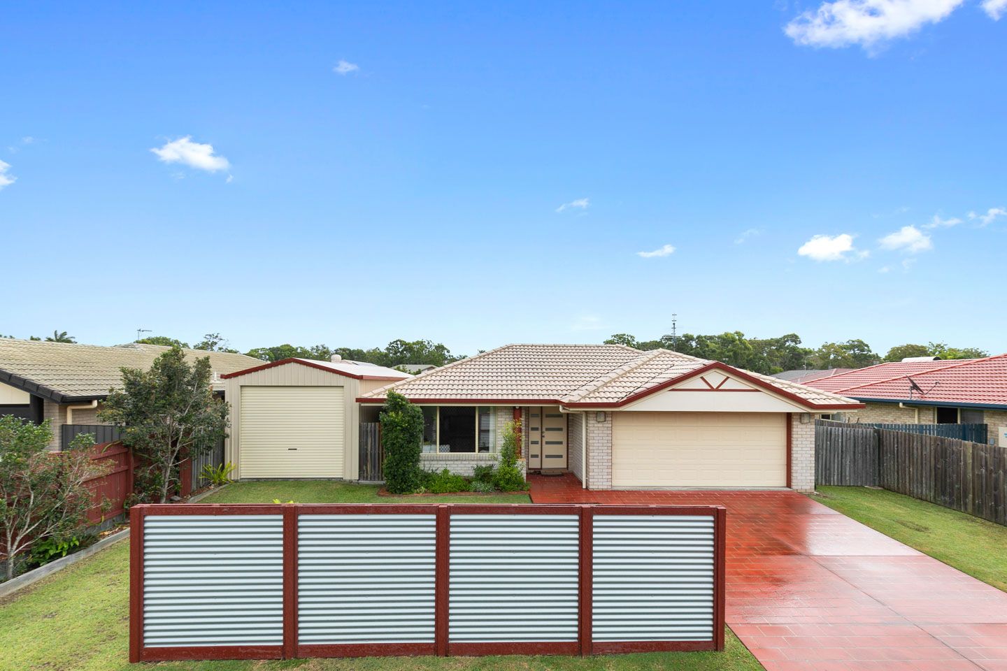 8 Emerald Park Way, Urangan QLD 4655