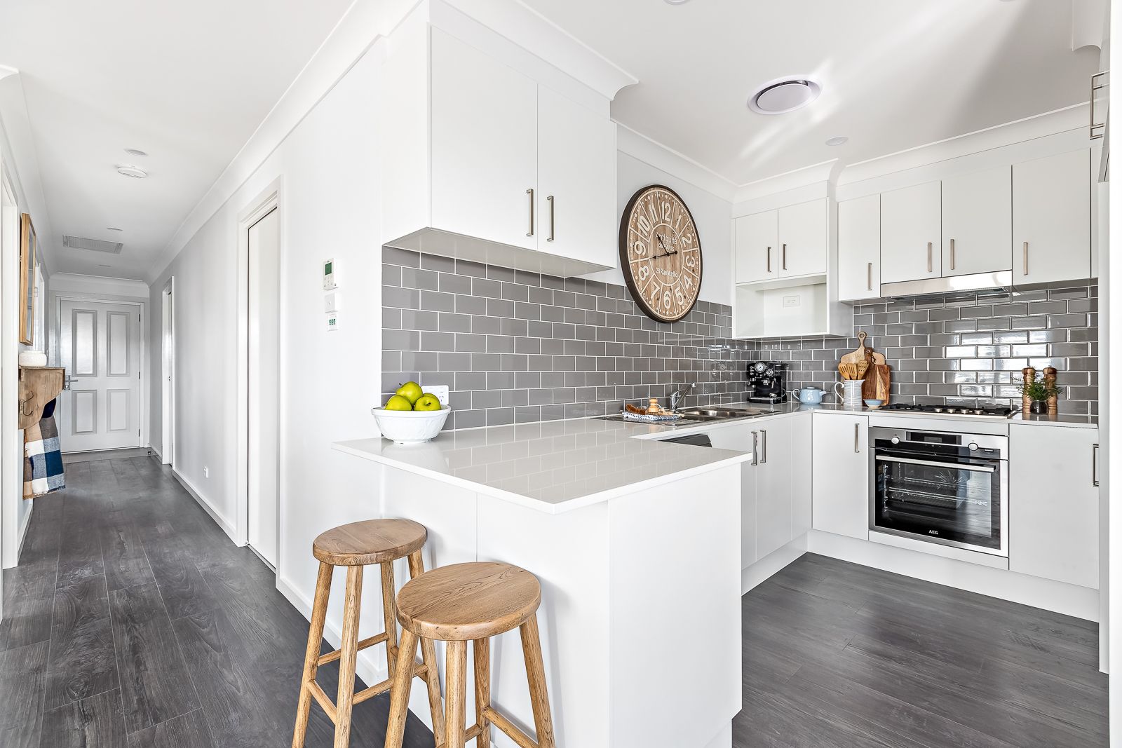 17 Wattlebird Crescent, ELERMORE VALE, NSW 2287