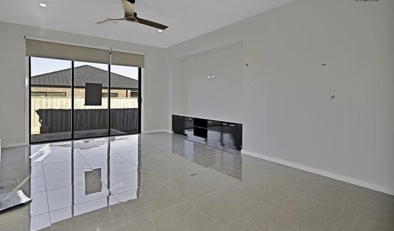 18 Rosewater Street, Manor Lakes, VIC 3024