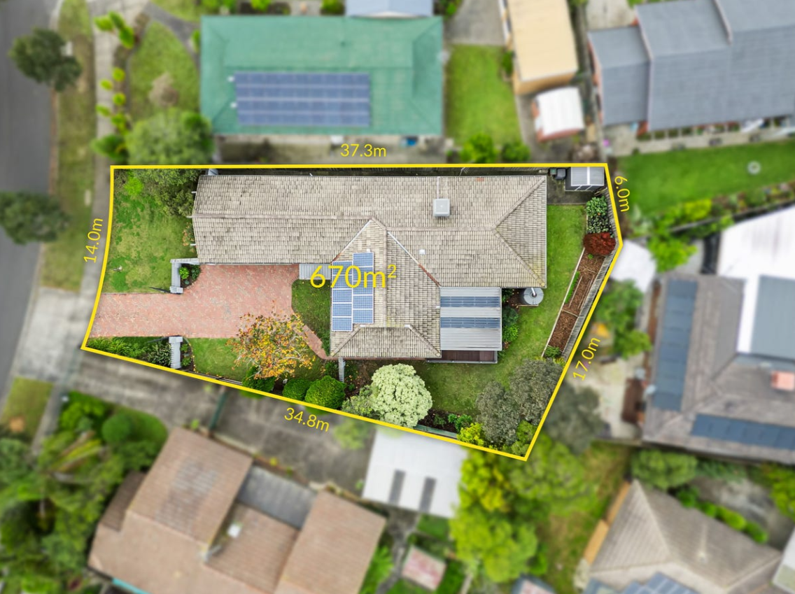 17 Streeton Circuit — photo 12 of 15