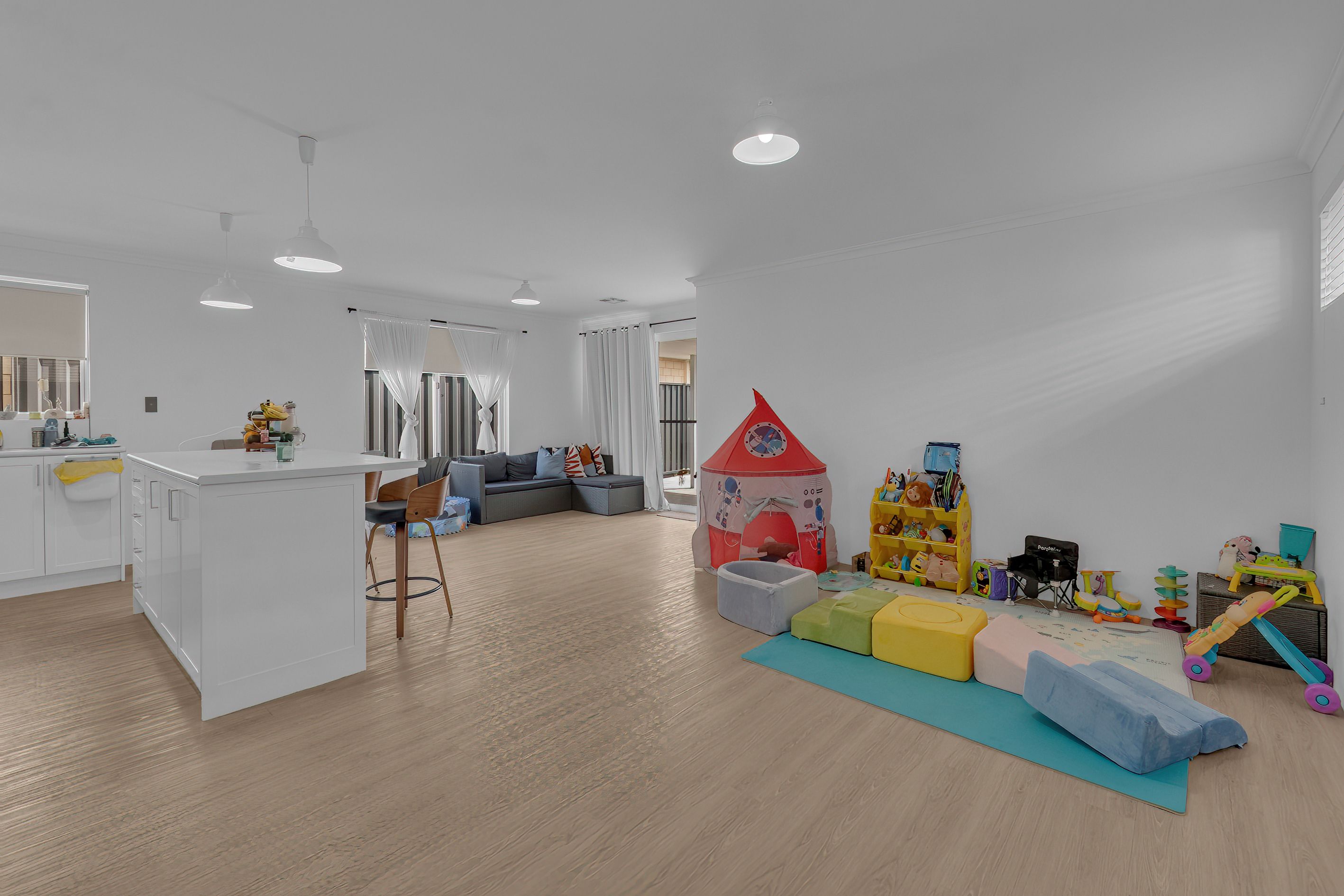 7 Flemington Drive — photo 3 of 18
