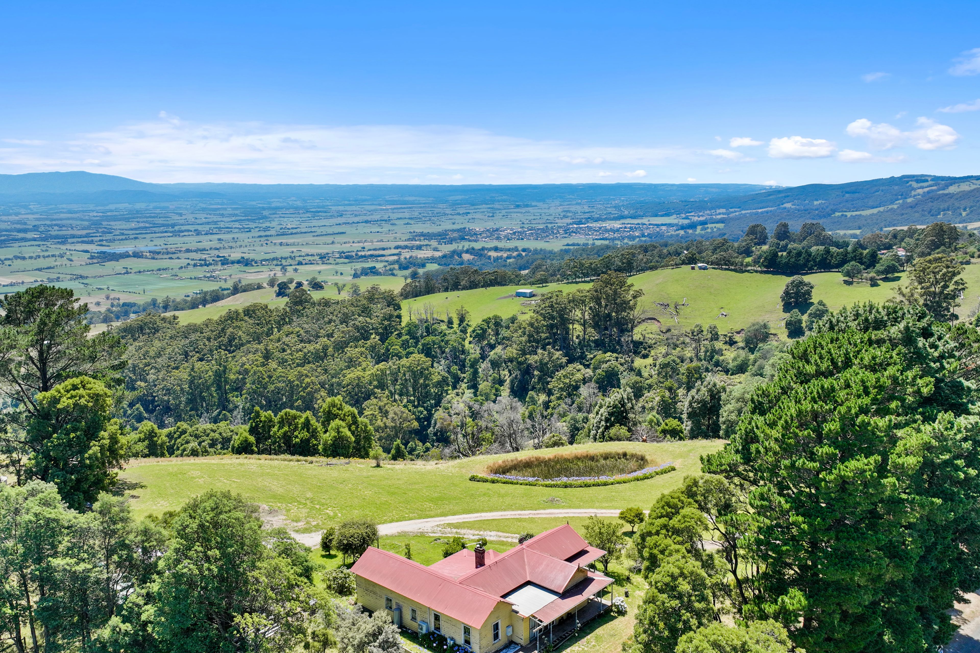 "Panoramic Views The Vistas at 'Tarmaroo'" 103 Earls Road, Yarragon