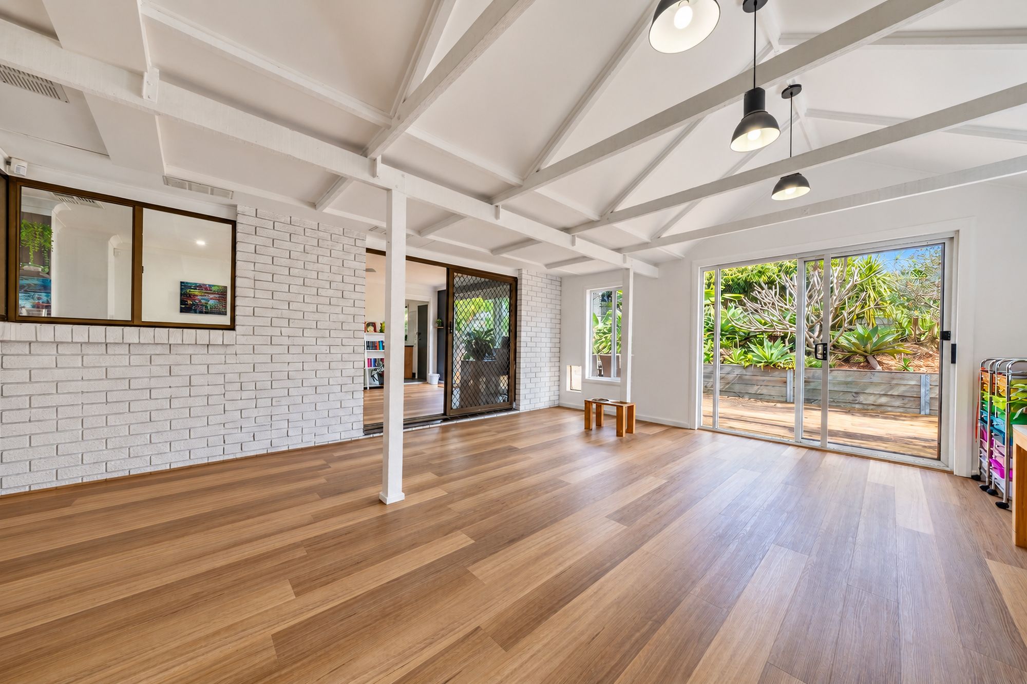 15 Marilyn Crescent — photo 18 of 25