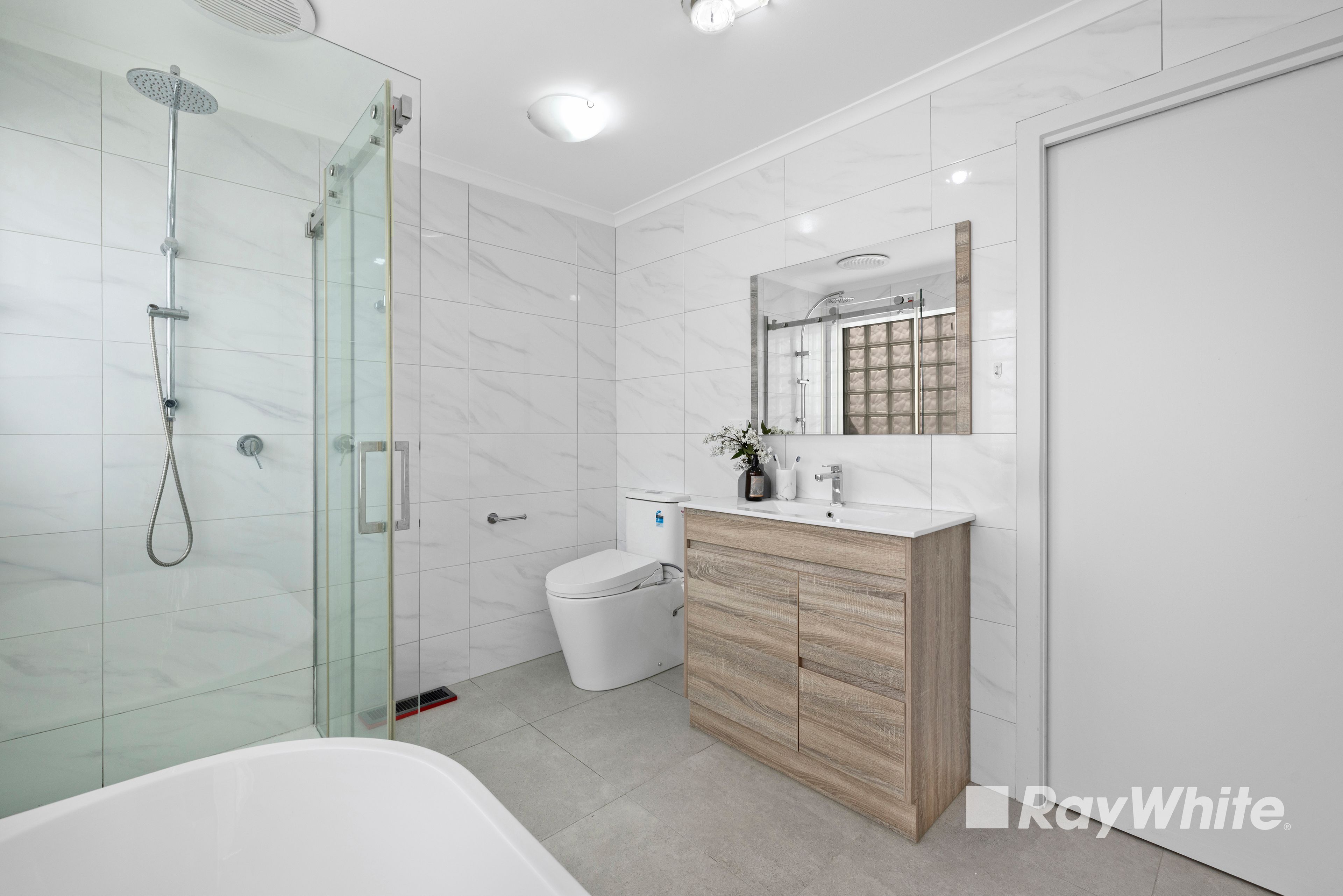84 Chalcot Drive — photo 11 of 22