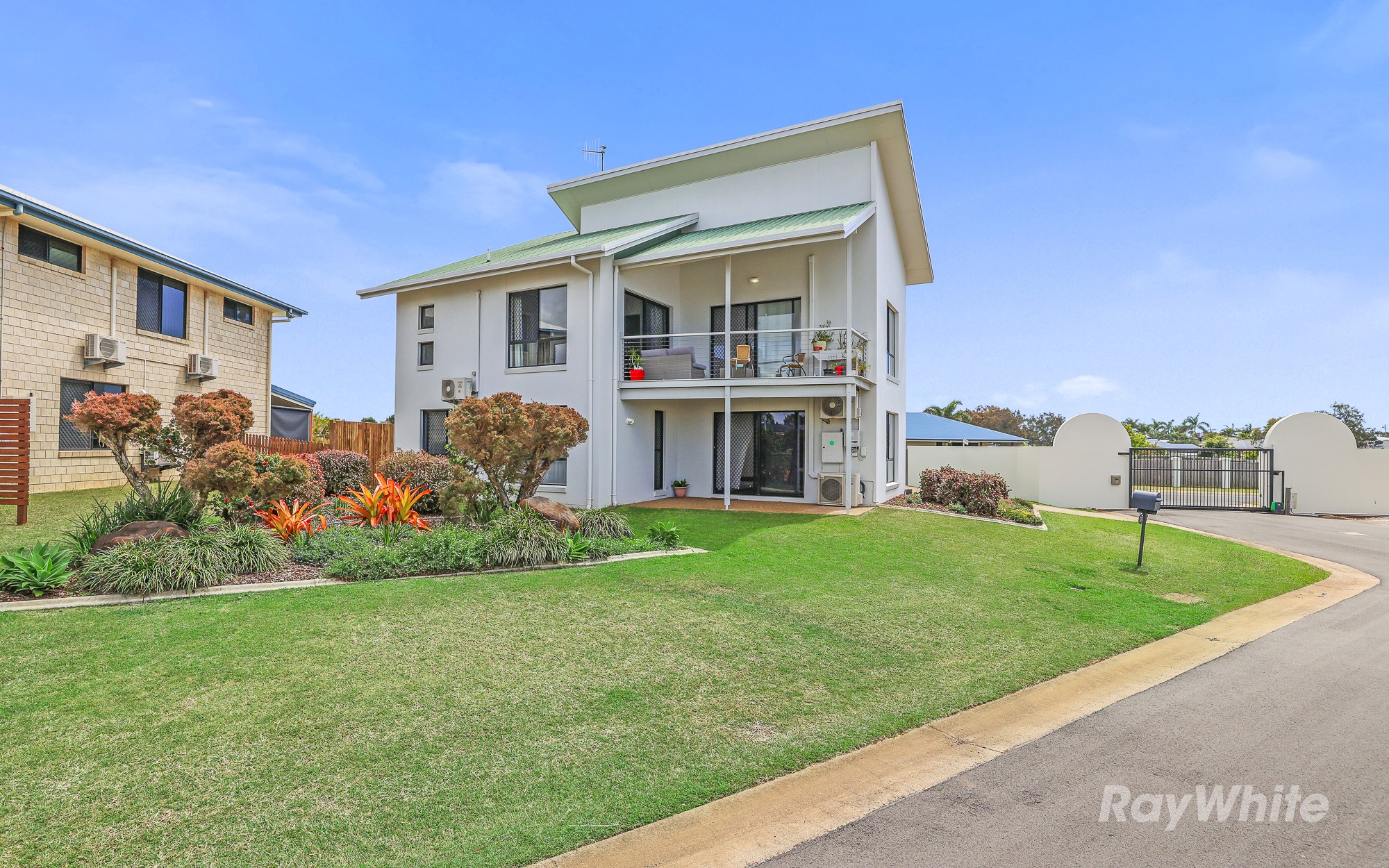 30 Robert John Circuit, Coral Cove, QLD 4670
