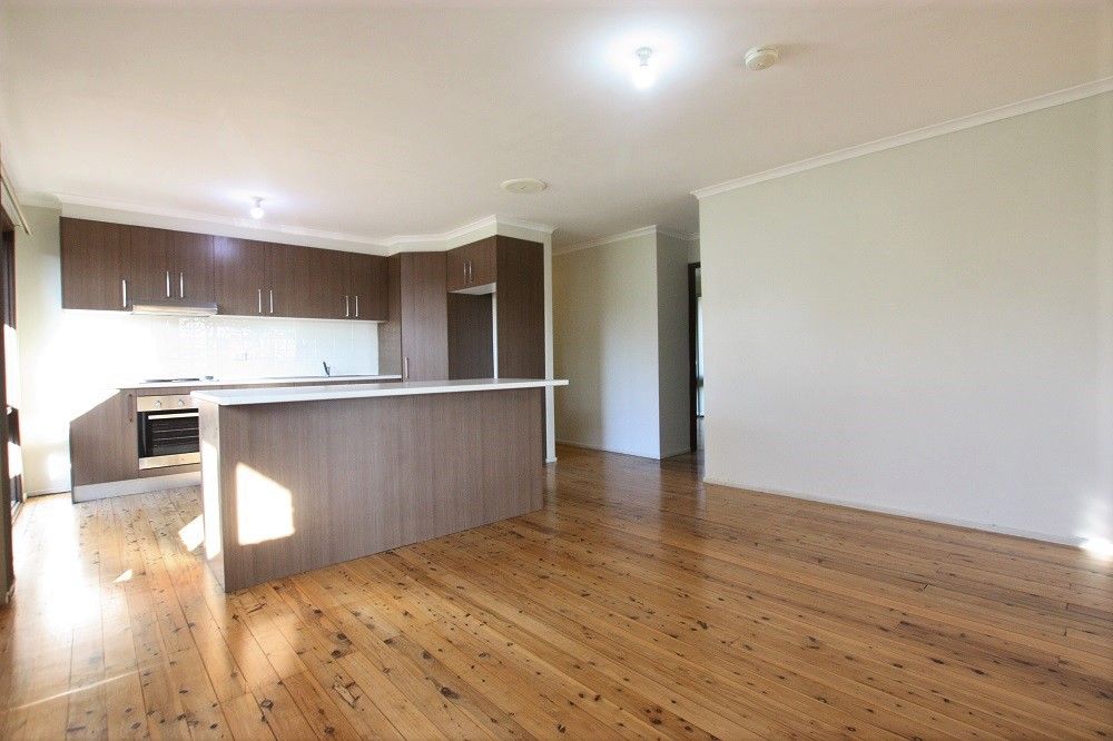 16 Georgiana Crescent, Ambarvale, NSW 2560