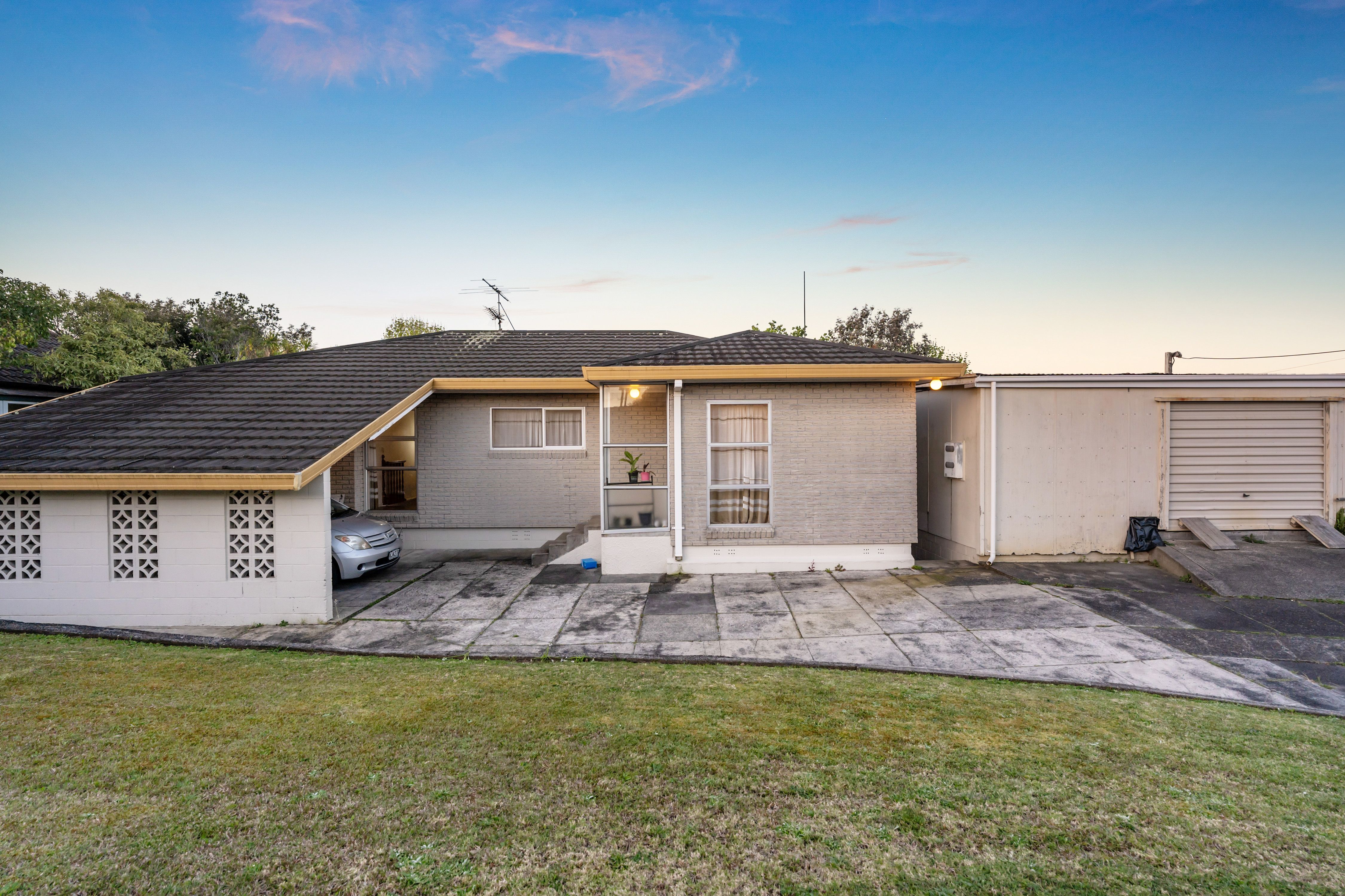585 East Coast Road, Browns Bay, North Shore City
