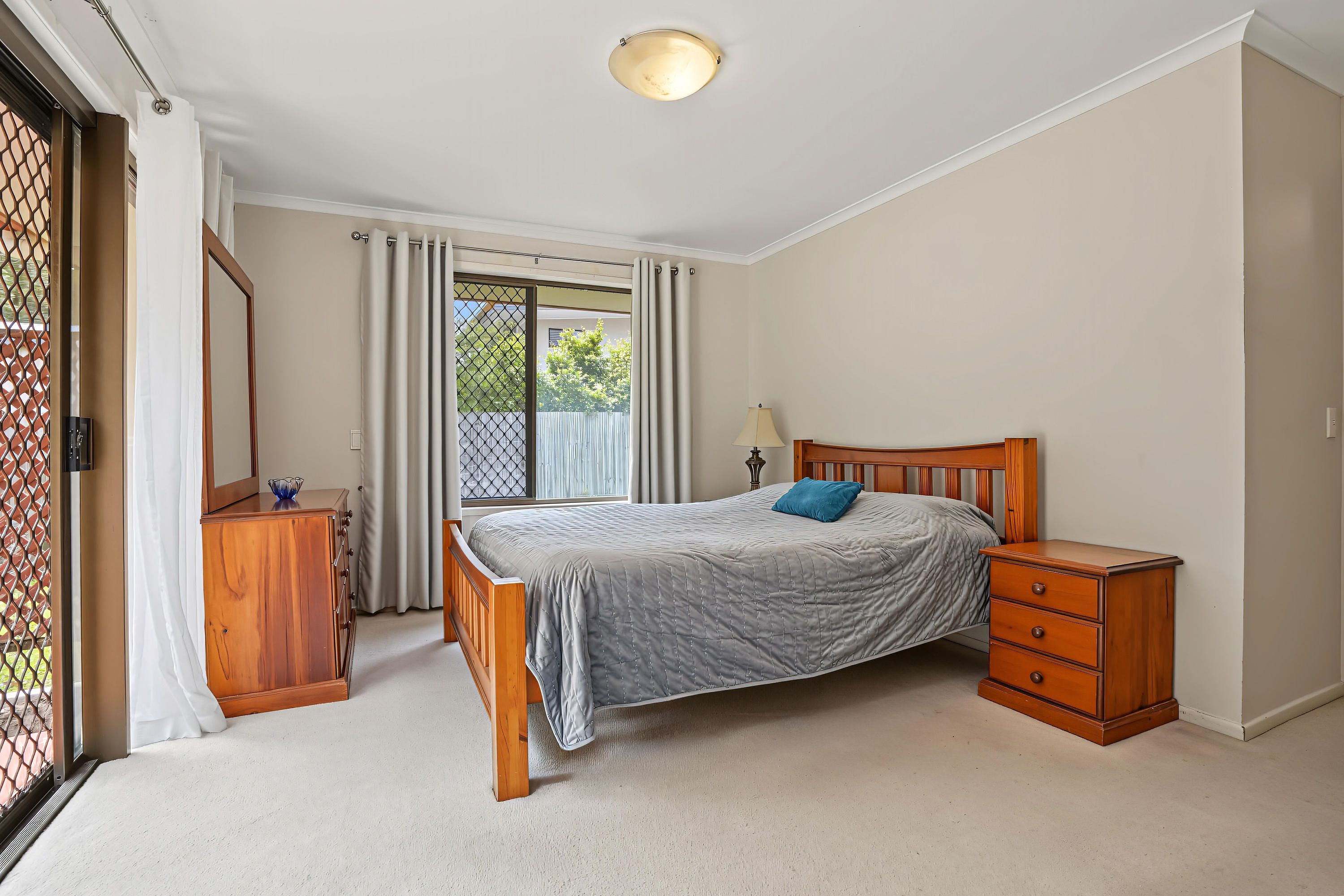 14 Harlow Crescent — photo 13 of 29