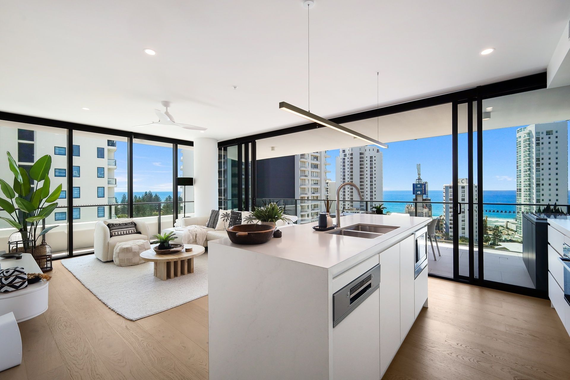 122/25 Woodroffe Avenue, Main Beach, QLD 4217