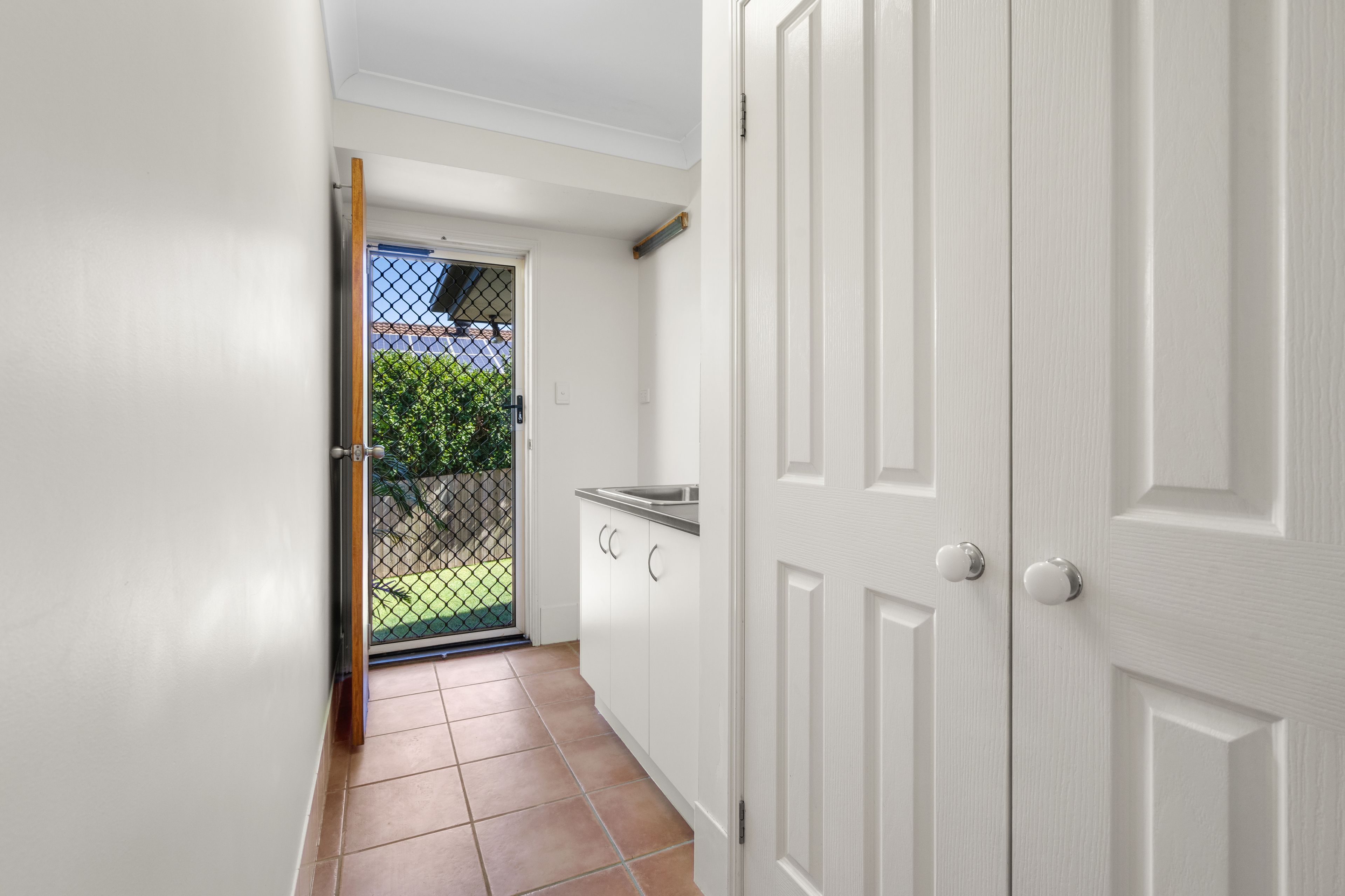 4 Mitchelson Close — photo 17 of 20