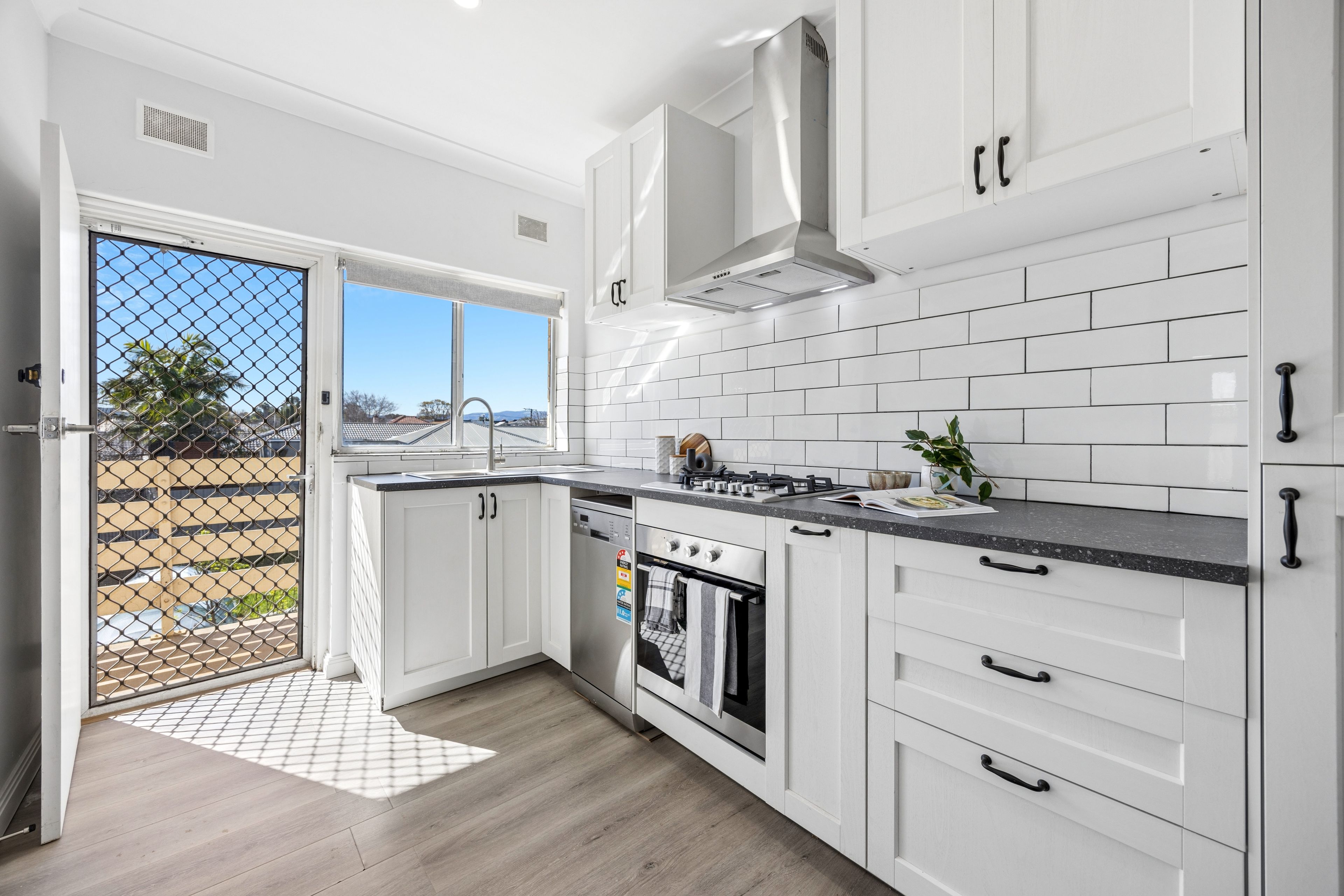 6/5 Stanley Street — photo from Ray White Glenelg