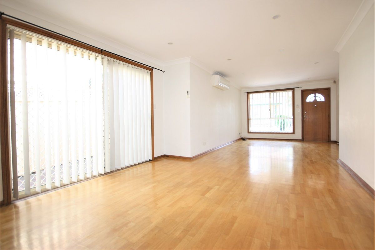 14/5 Jacquinot Place, Glenfield, NSW 2167