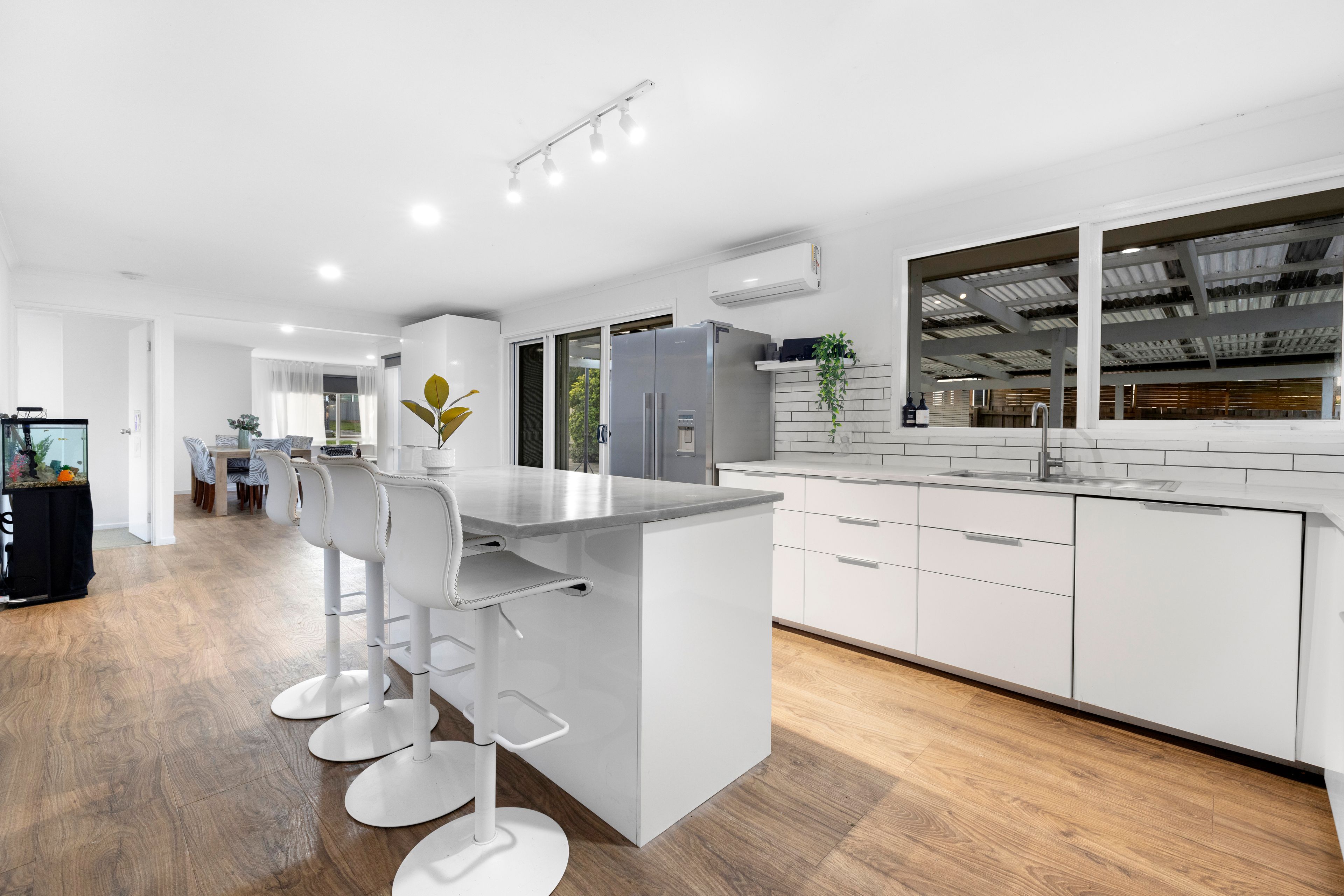 71 Dunlop Road — photo 4 of 24