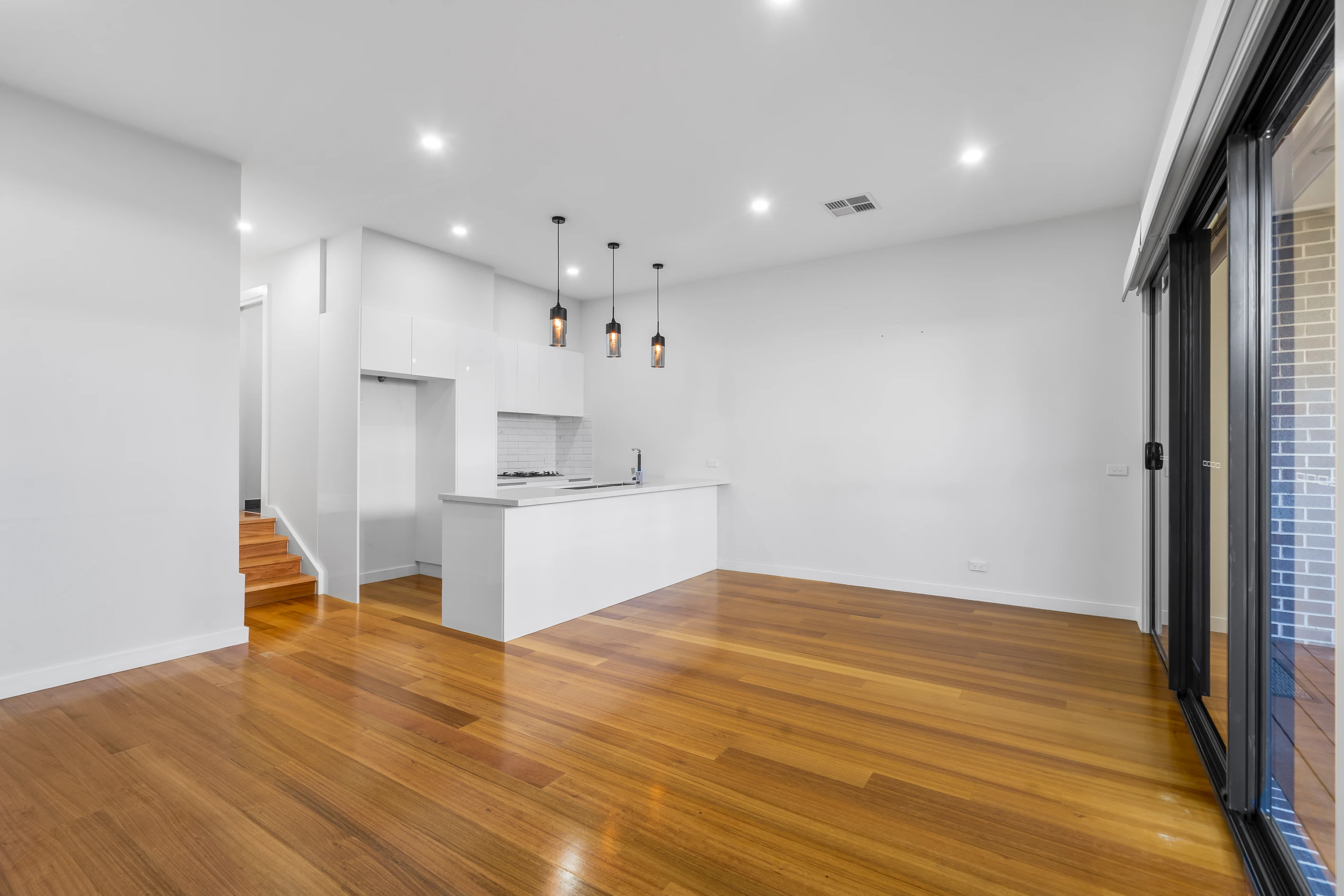 9 Grevillia Road, Oak Park, VIC 3046