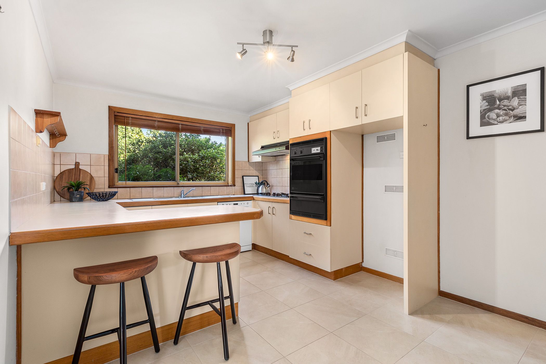 2/1 Clapham Road, Hughesdale, VIC 3166