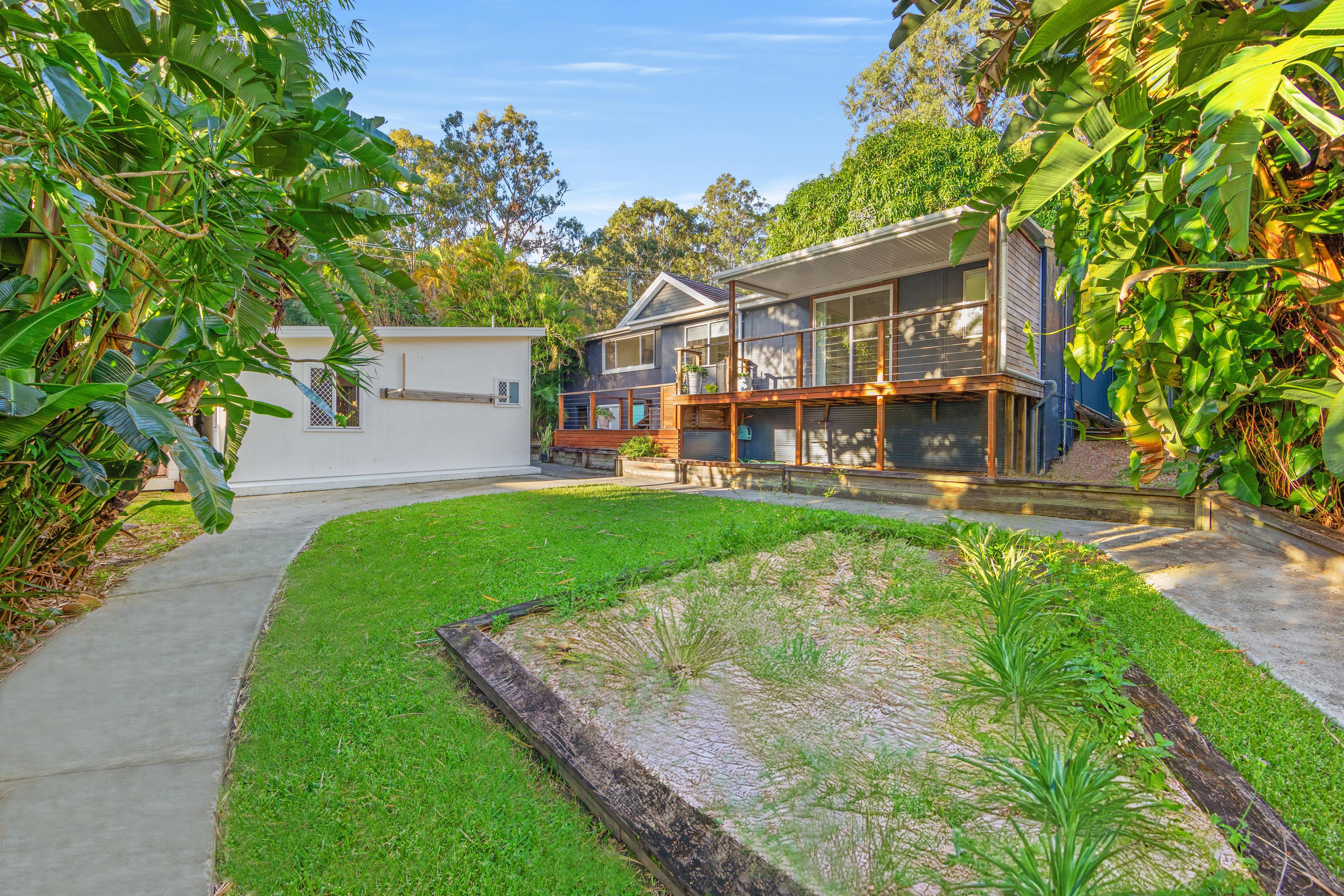 218 Ocean Parade, Burleigh Heads, QLD 4220