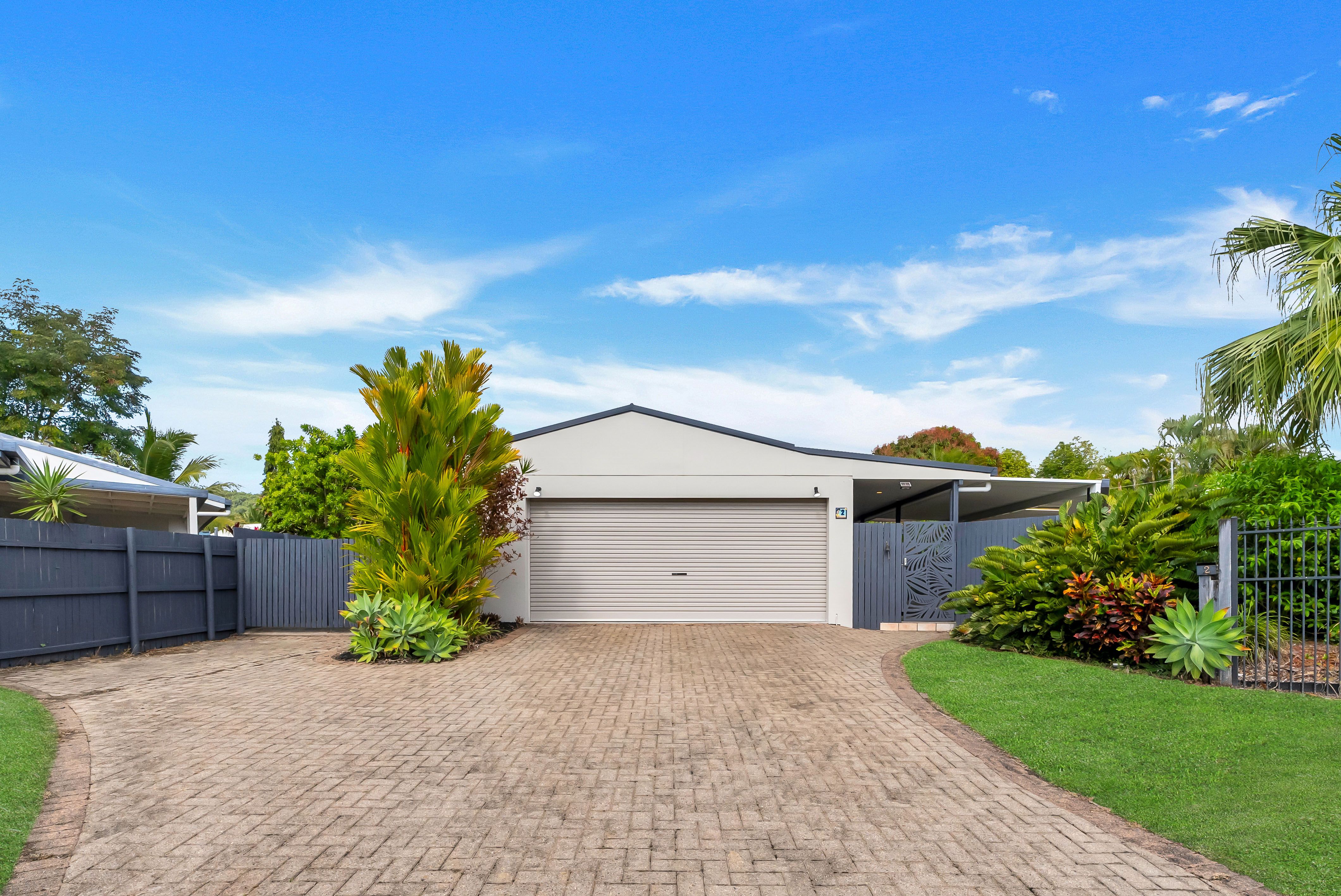 2 Queenscliff Close, Kewarra Beach, QLD 4879