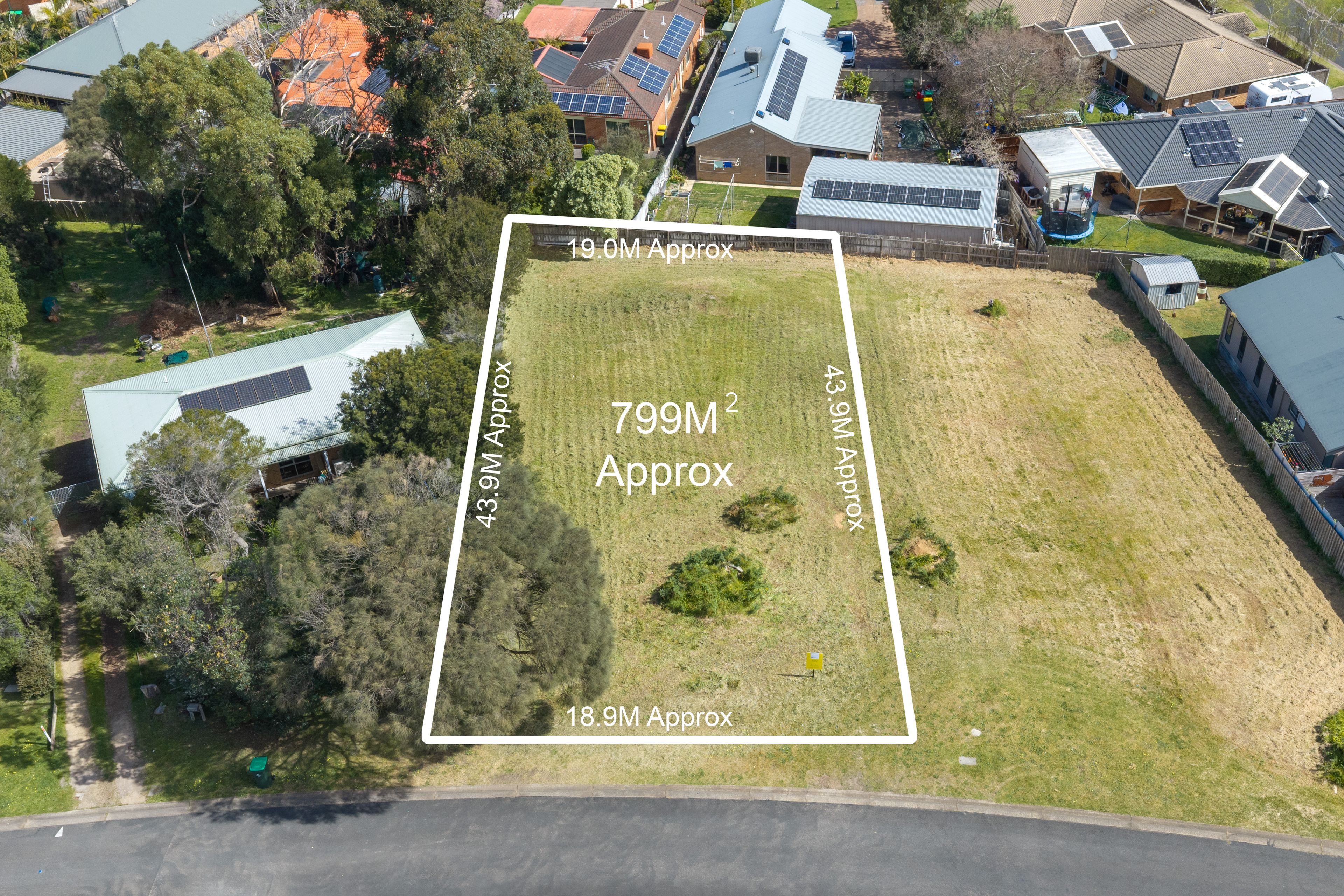 8 Currawong Court — photo 3 of 11