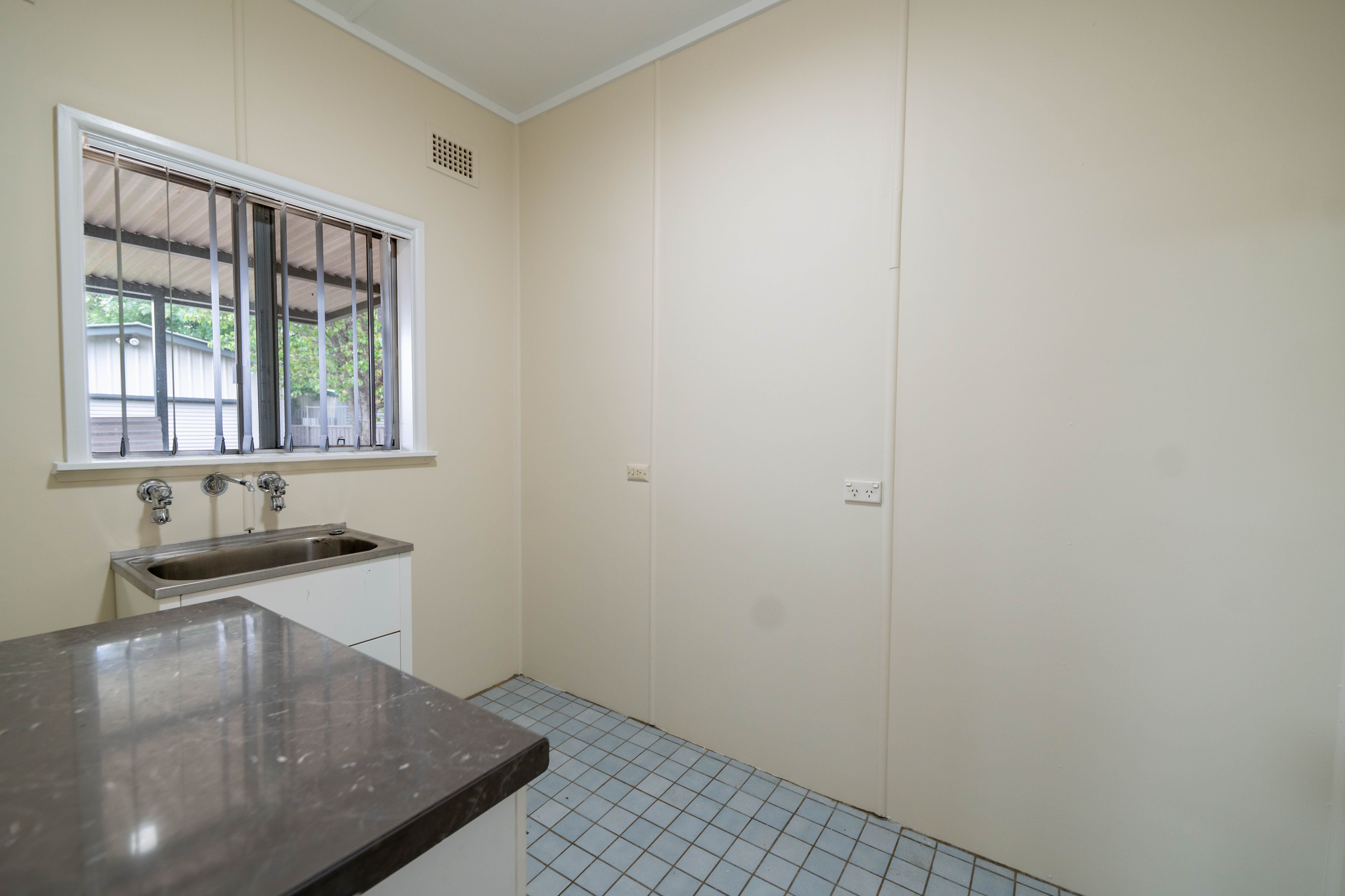 18 Waratah Street — photo 5 of 6