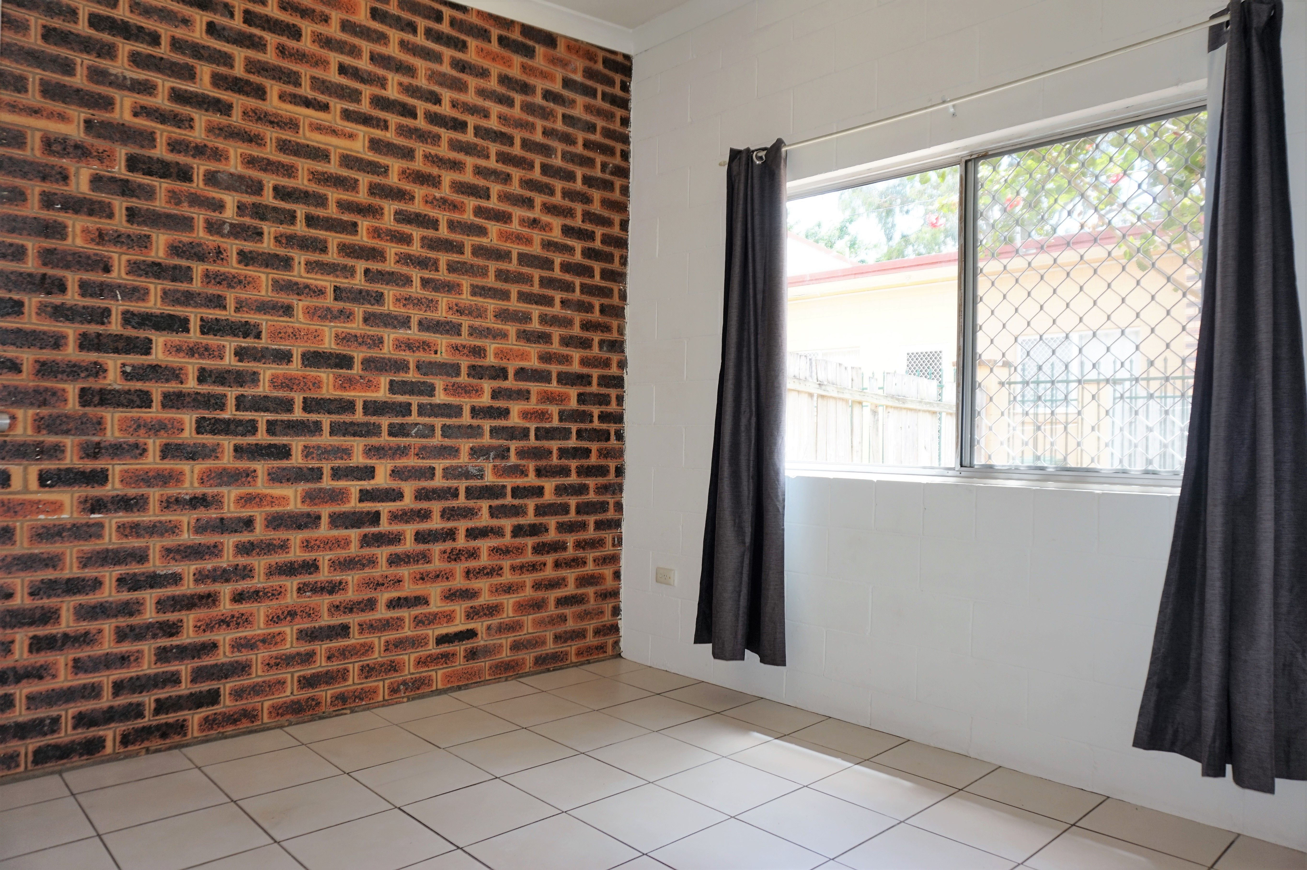 4/12 Defiance Road, Logan Central, QLD 4114