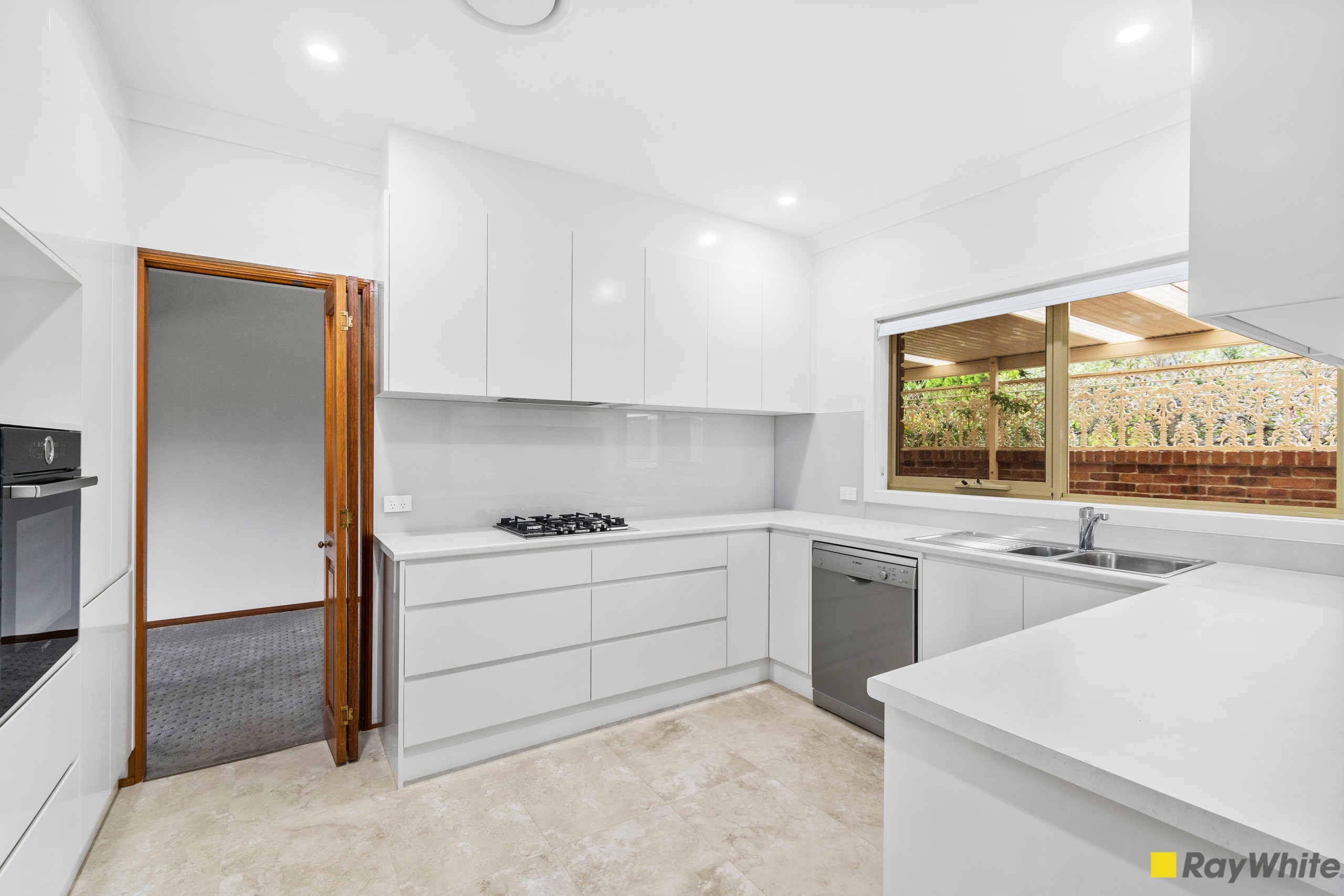 24 Halley Crescent, Woonona, NSW 2517