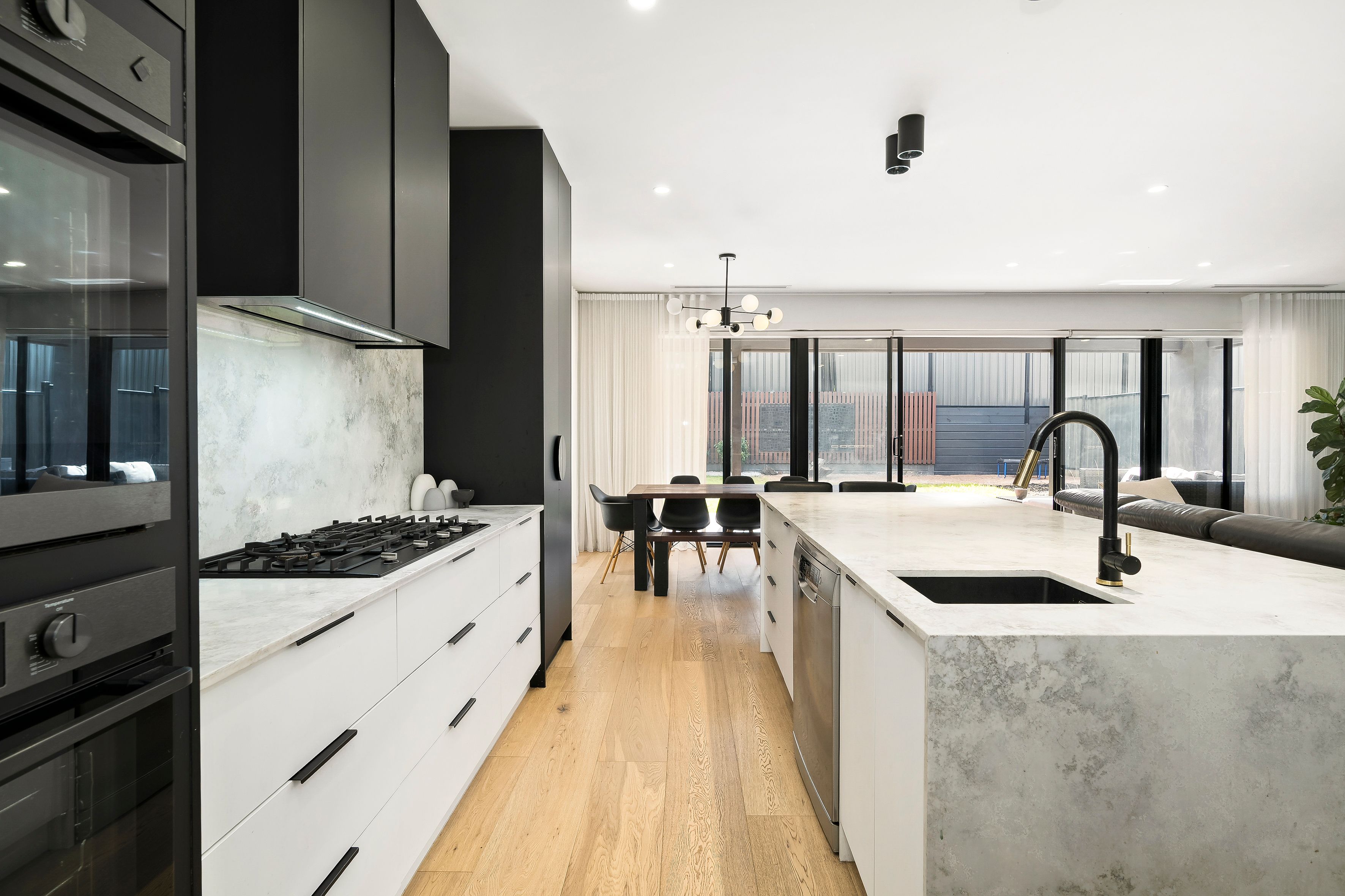 20 Koomba Crescent — photo 4 of 13