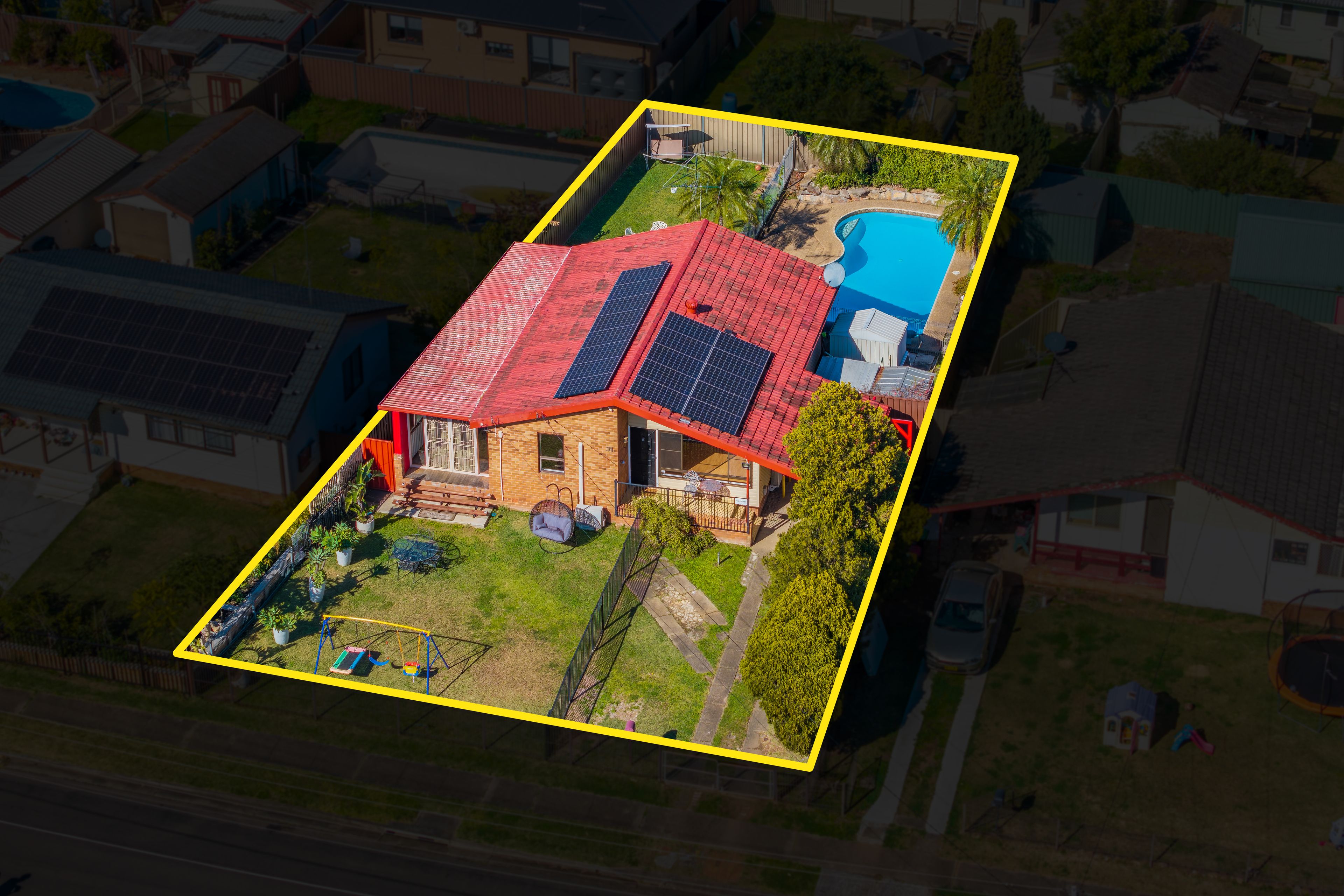 31 Riddell Crescent — photo 17 of 22