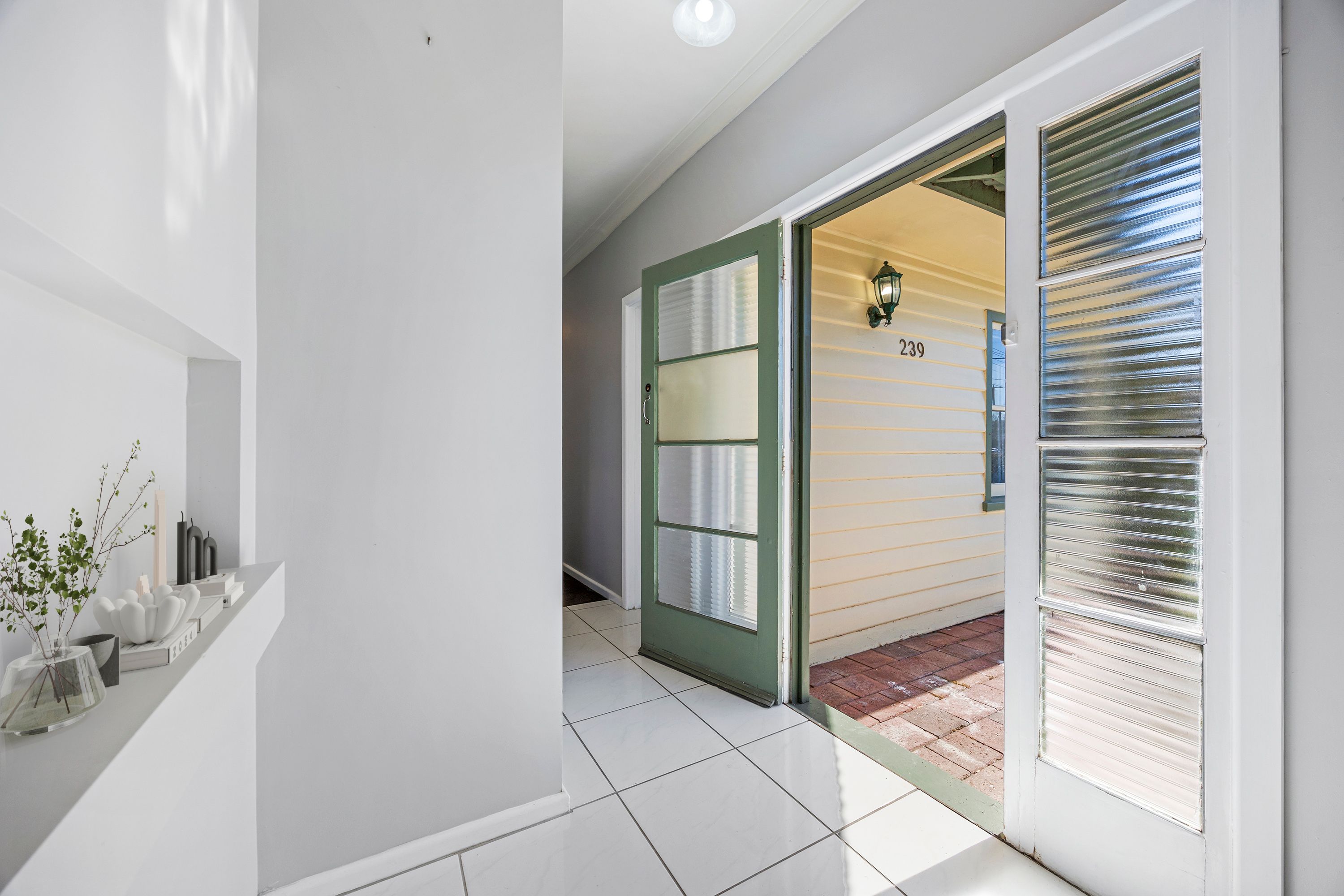239 Dowling Street — photo 13 of 30