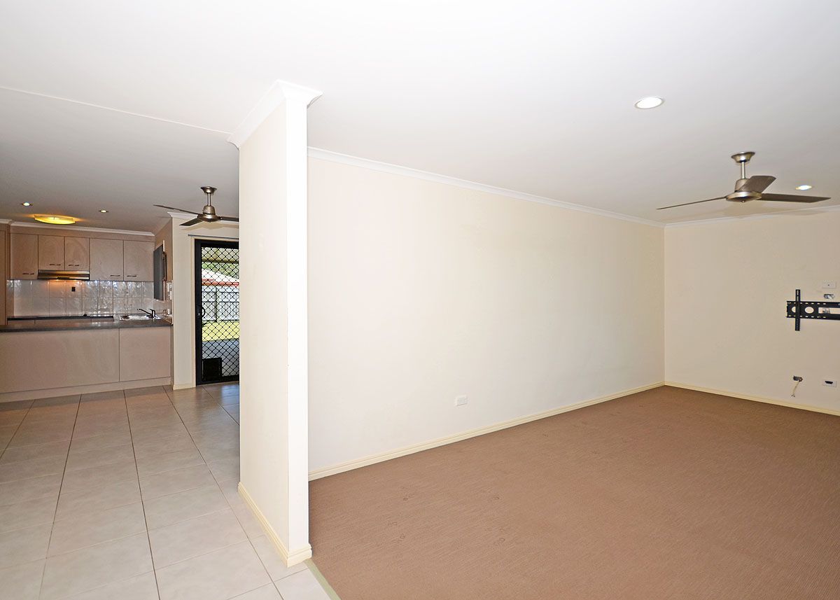 8 Zircon Street — photo 5 of 21