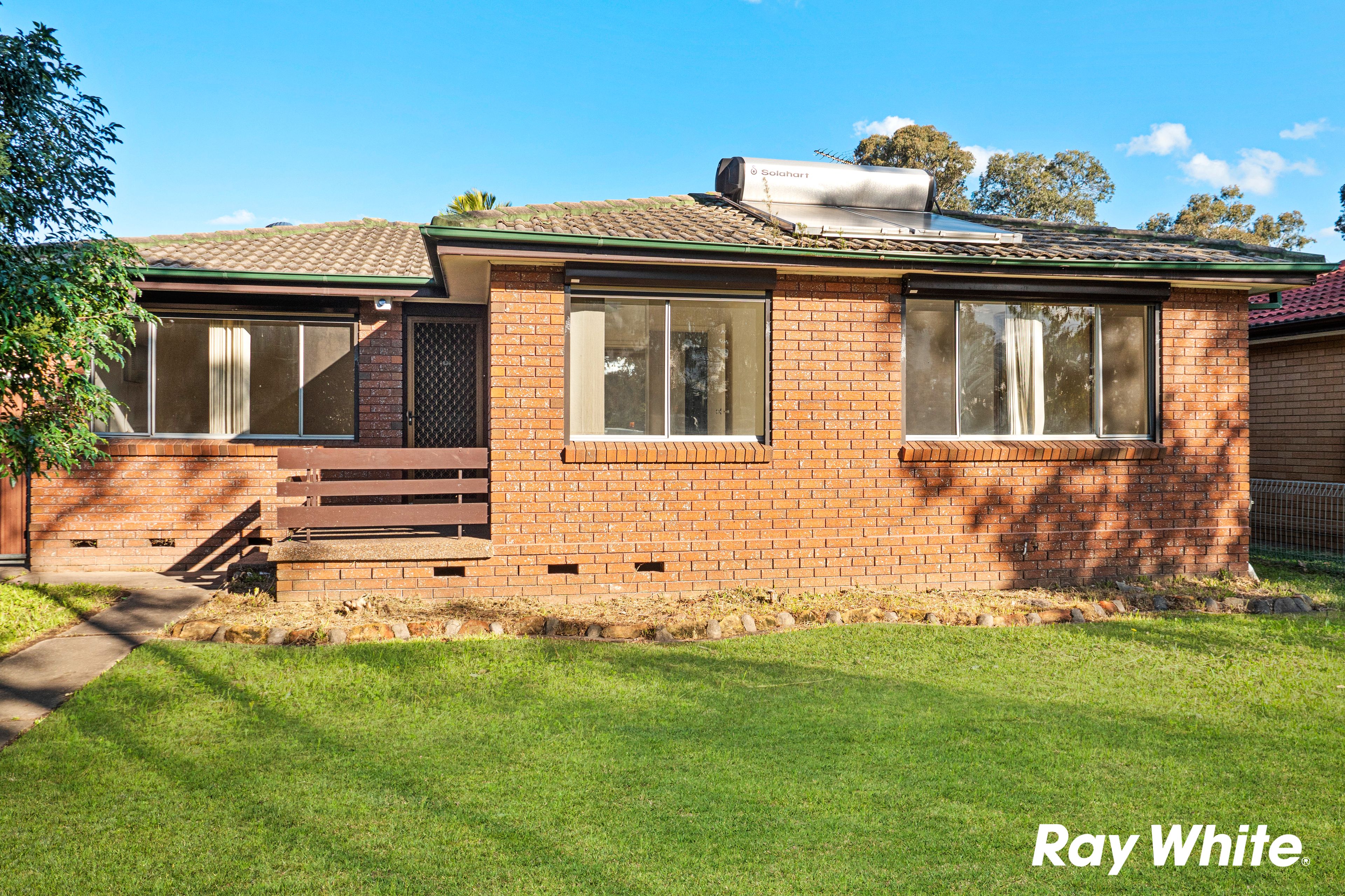 17 Cowper Circle, Quakers Hill NSW 2763