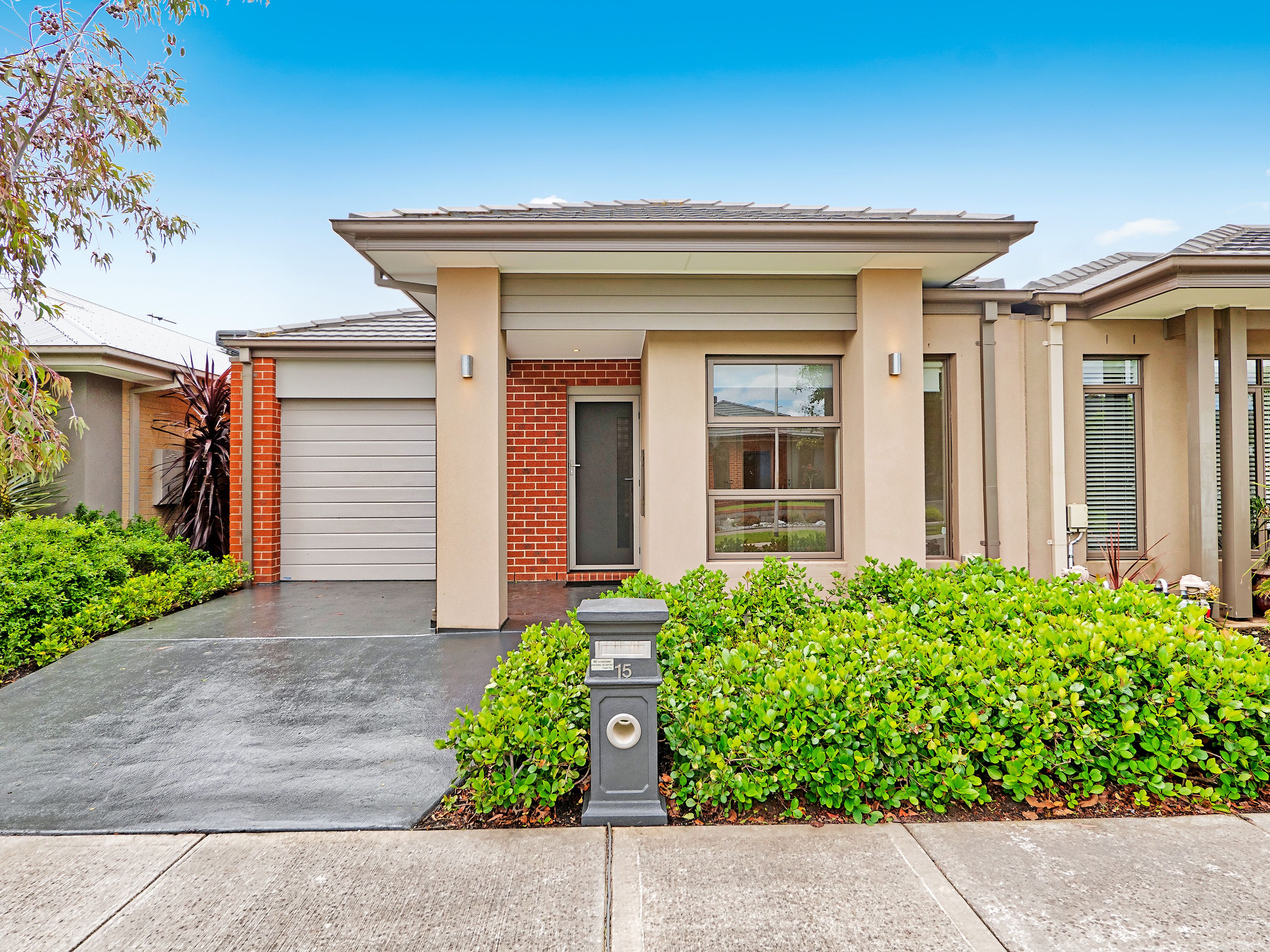15 Queensberry Street, Cranbourne West VIC 3977