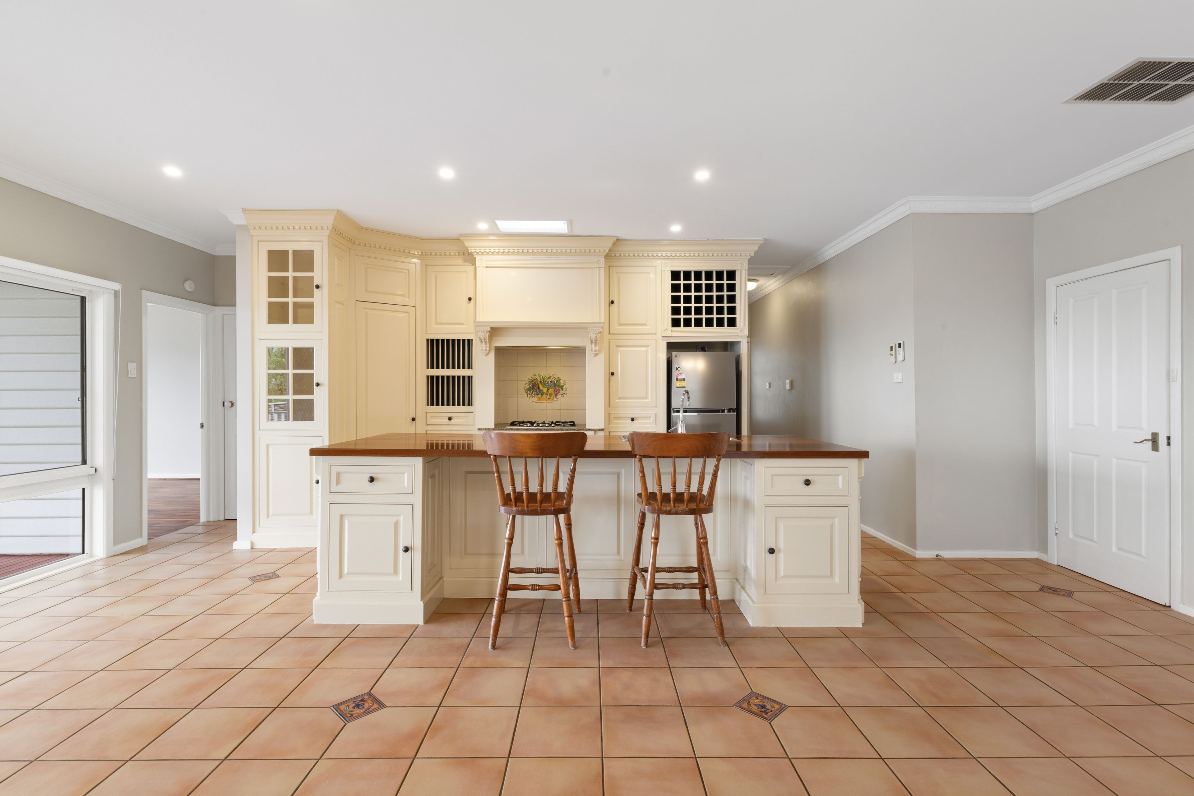 15 Raymond Street — photo 6 of 17
