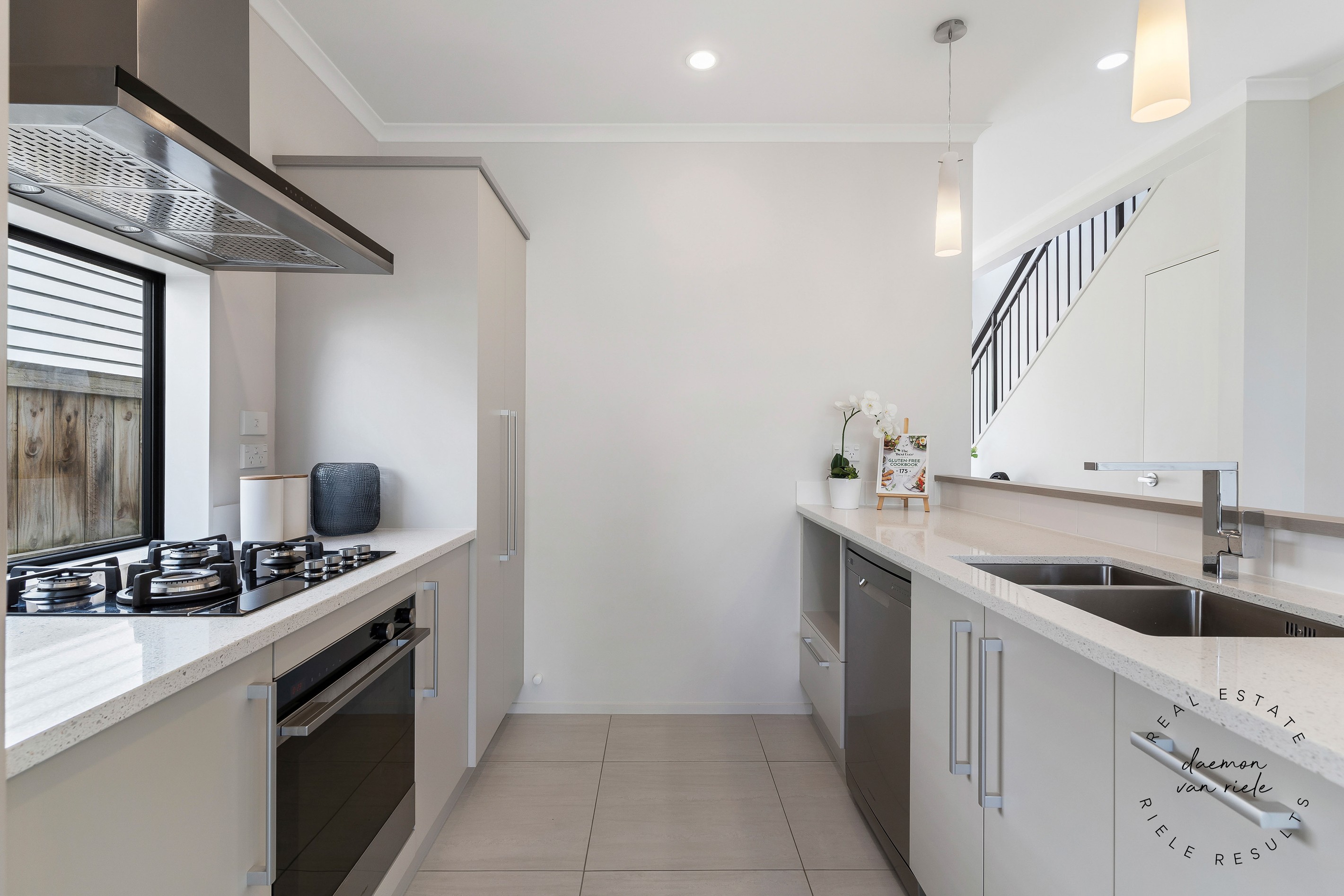 7 Costa Viva Crescent, Karaka, Franklin