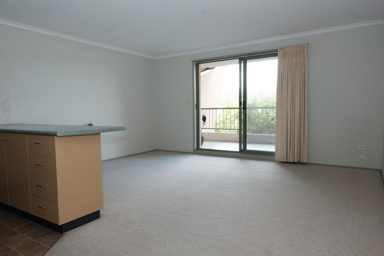 25/9-15 Oxley Street — photo 2 of 10