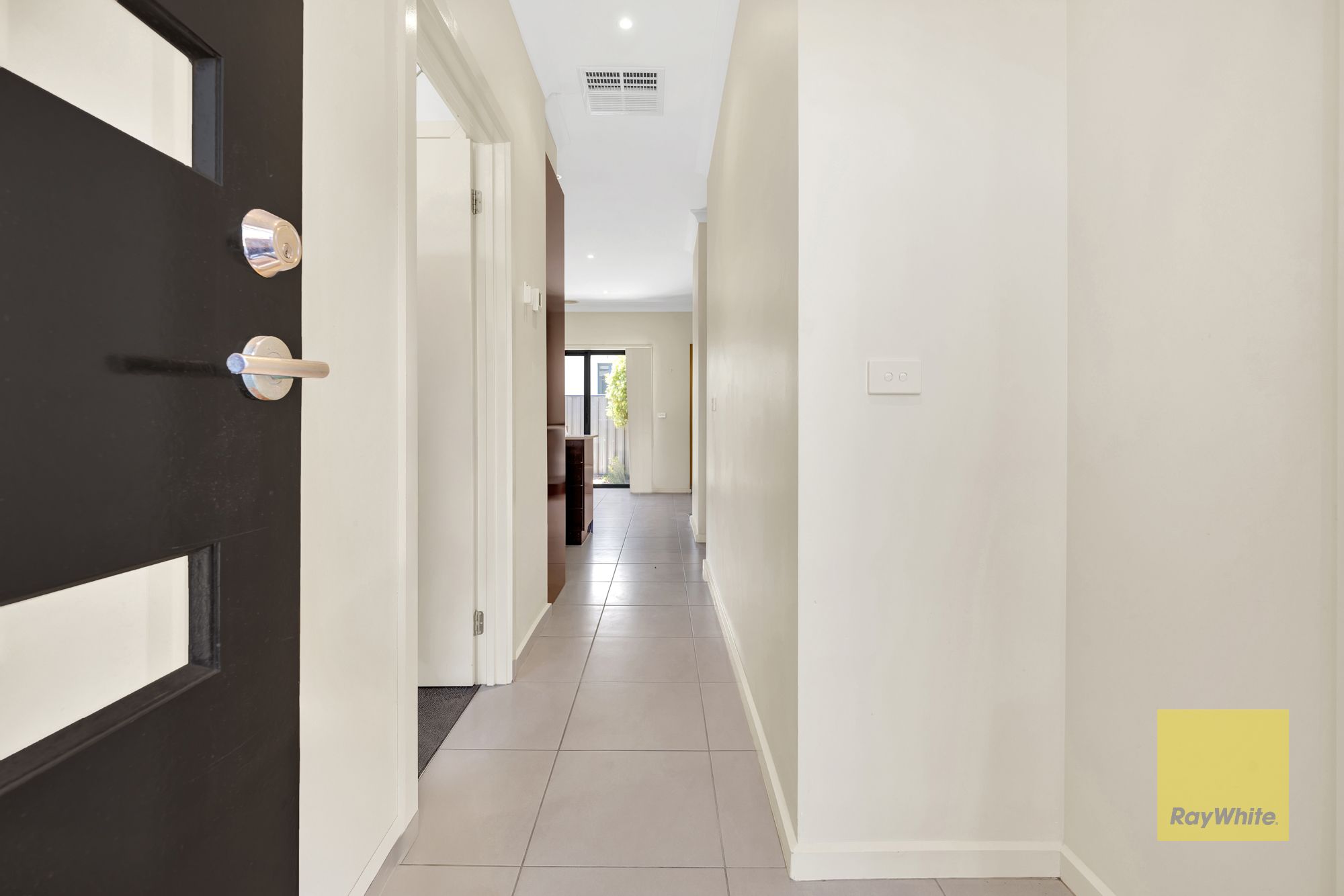 2/10 Santander Crescent, Point Cook, VIC 3030