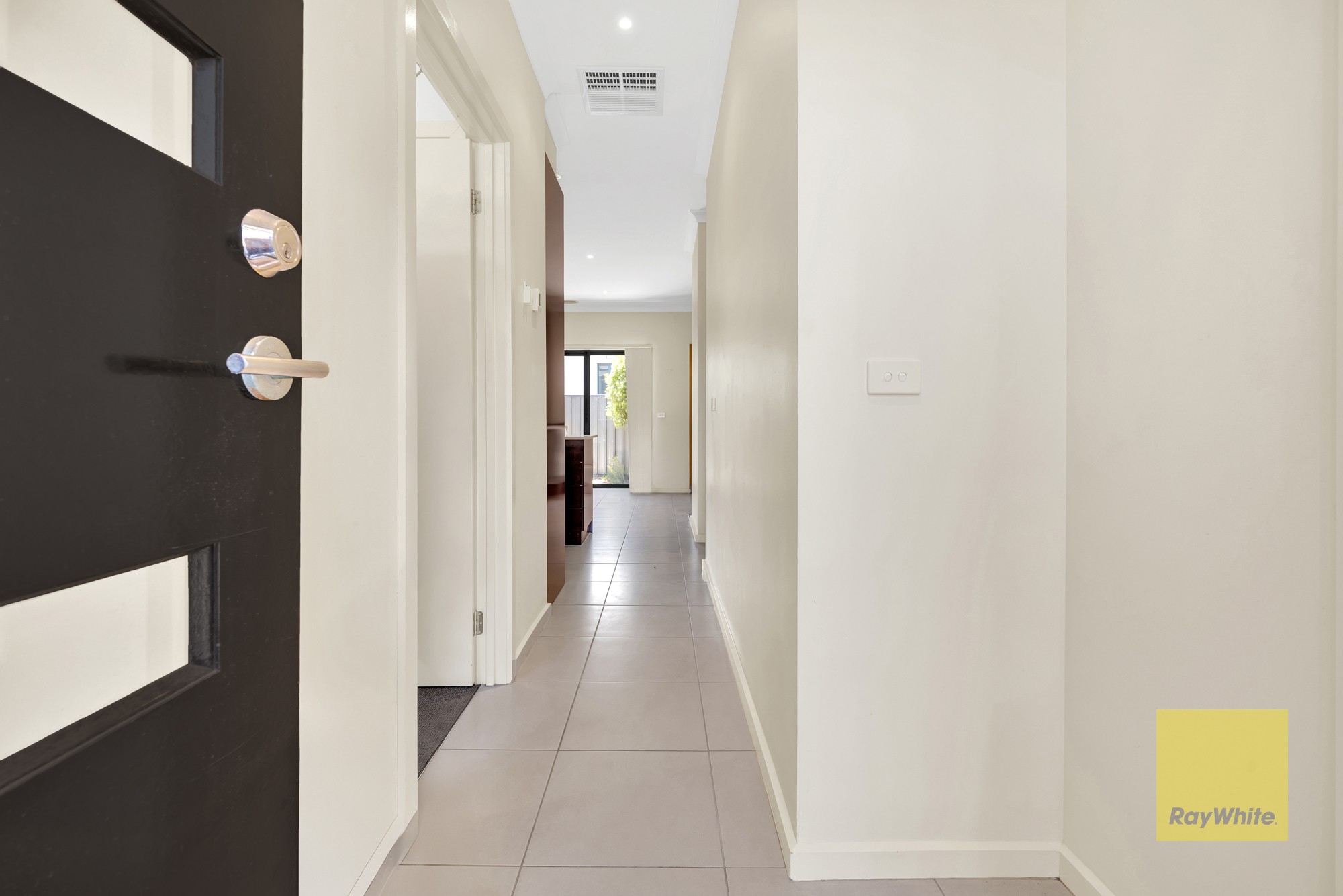 2/10 Santander Crescent, Point Cook, VIC 3030