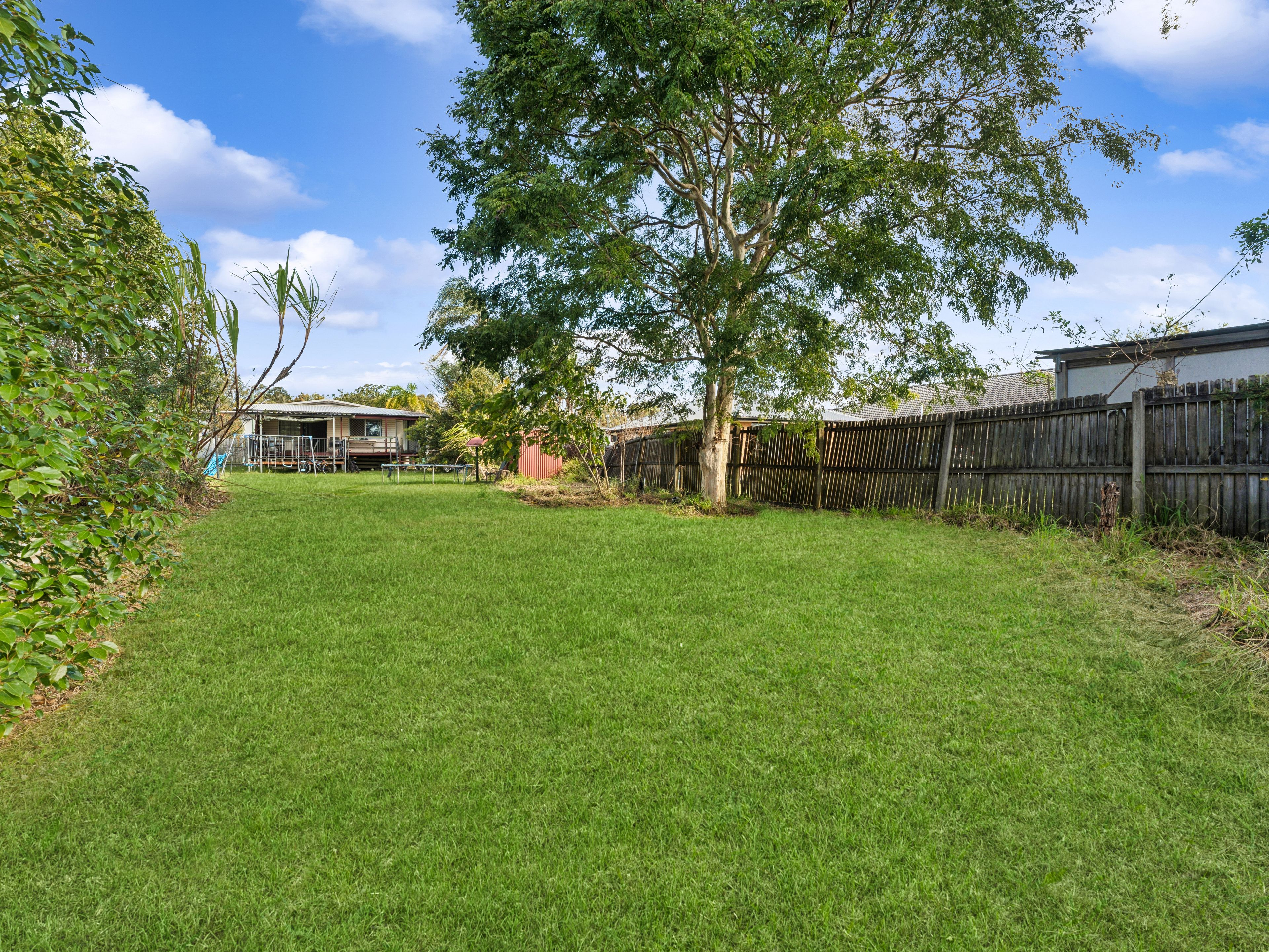 42 Nectarine Street — photo 18 of 22