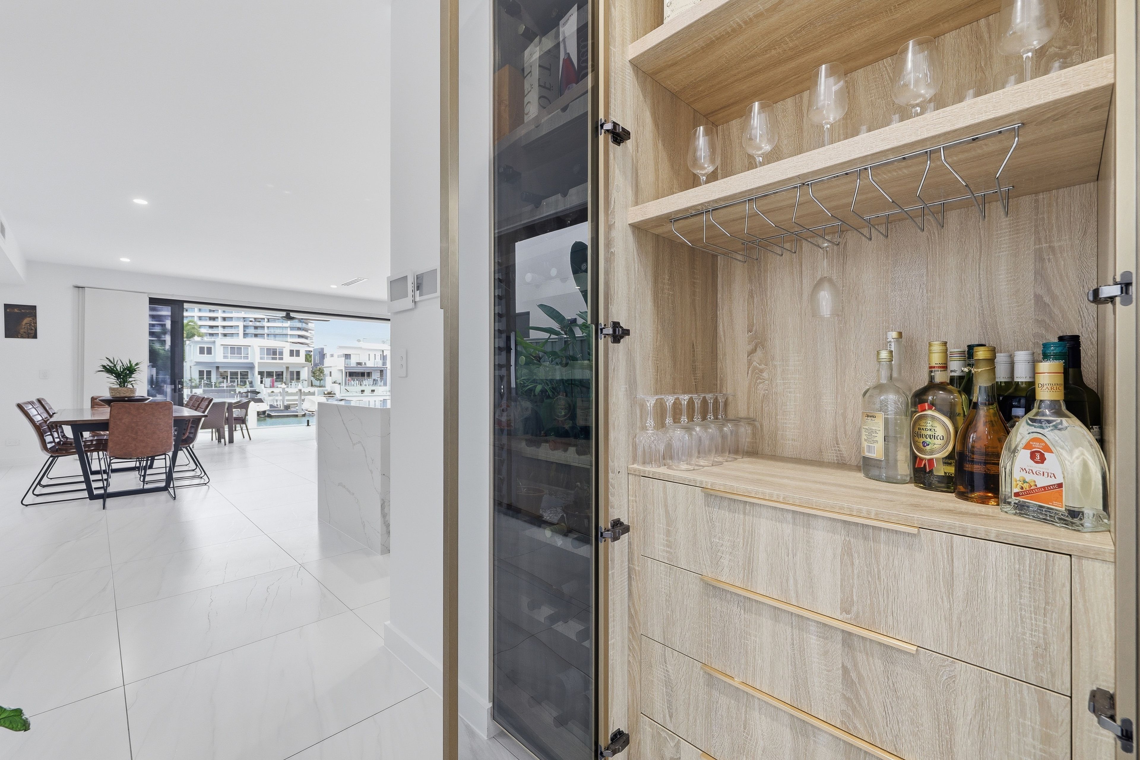 2/10 Middle Quay Drive — photo 10 of 30
